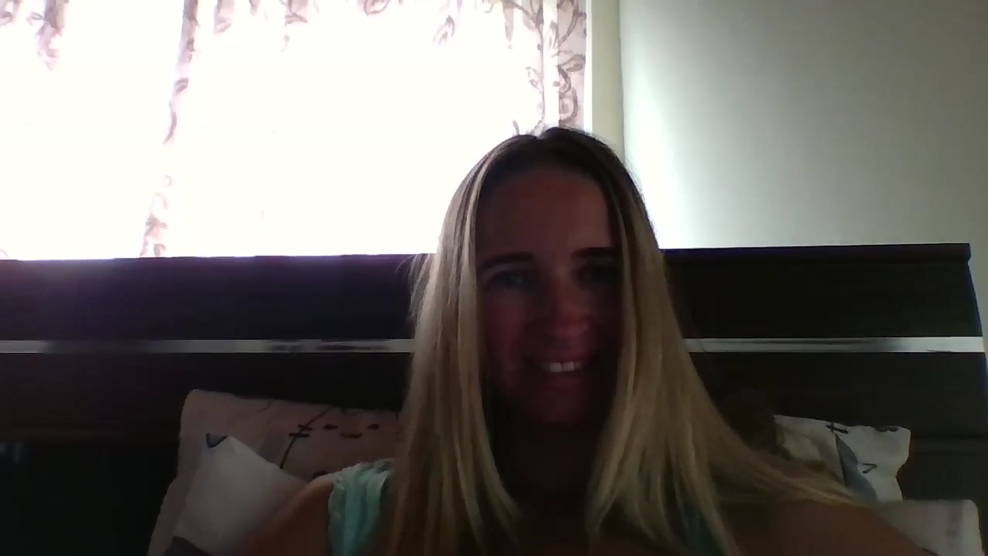 Gallery image thumbnail from HelenMint's myfreecams stream on, 10/11/2024, 07:42 image 16 of 20