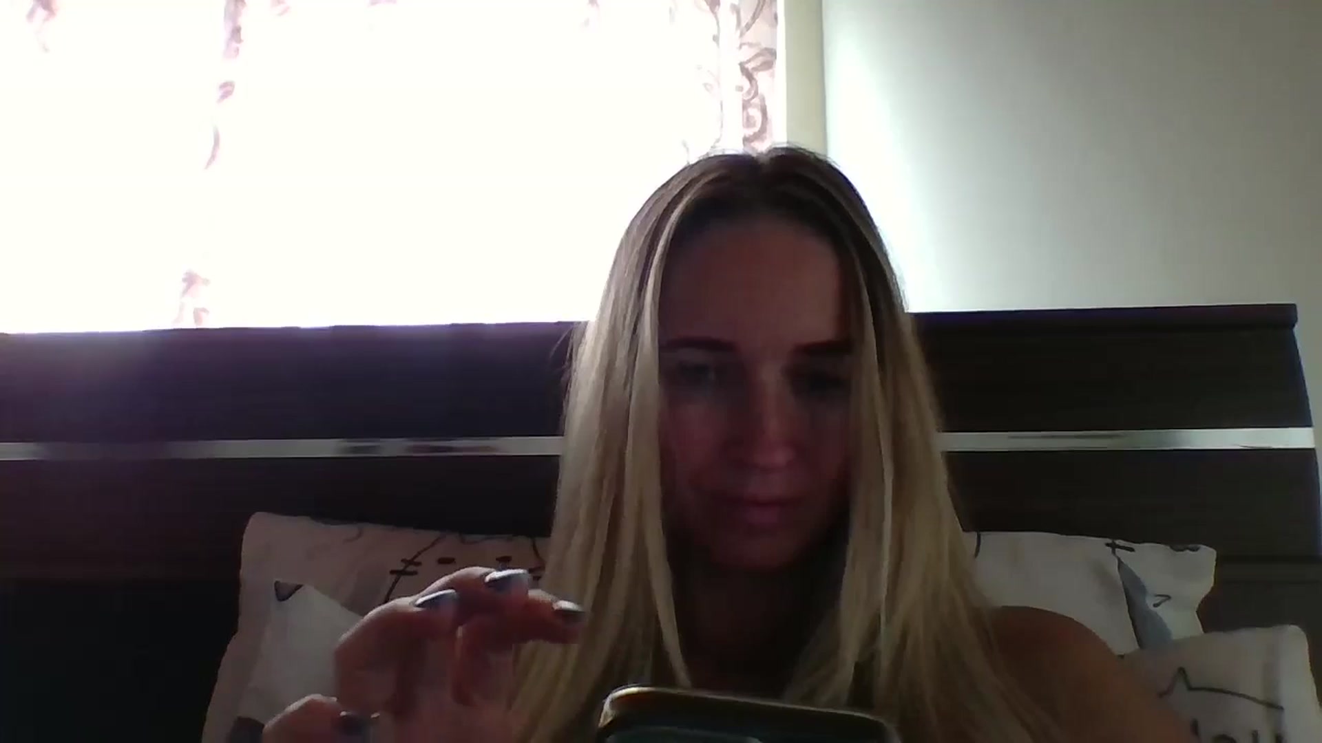 Gallery image thumbnail from HelenMint's myfreecams stream on, 10/11/2024, 07:42 image 12 of 20