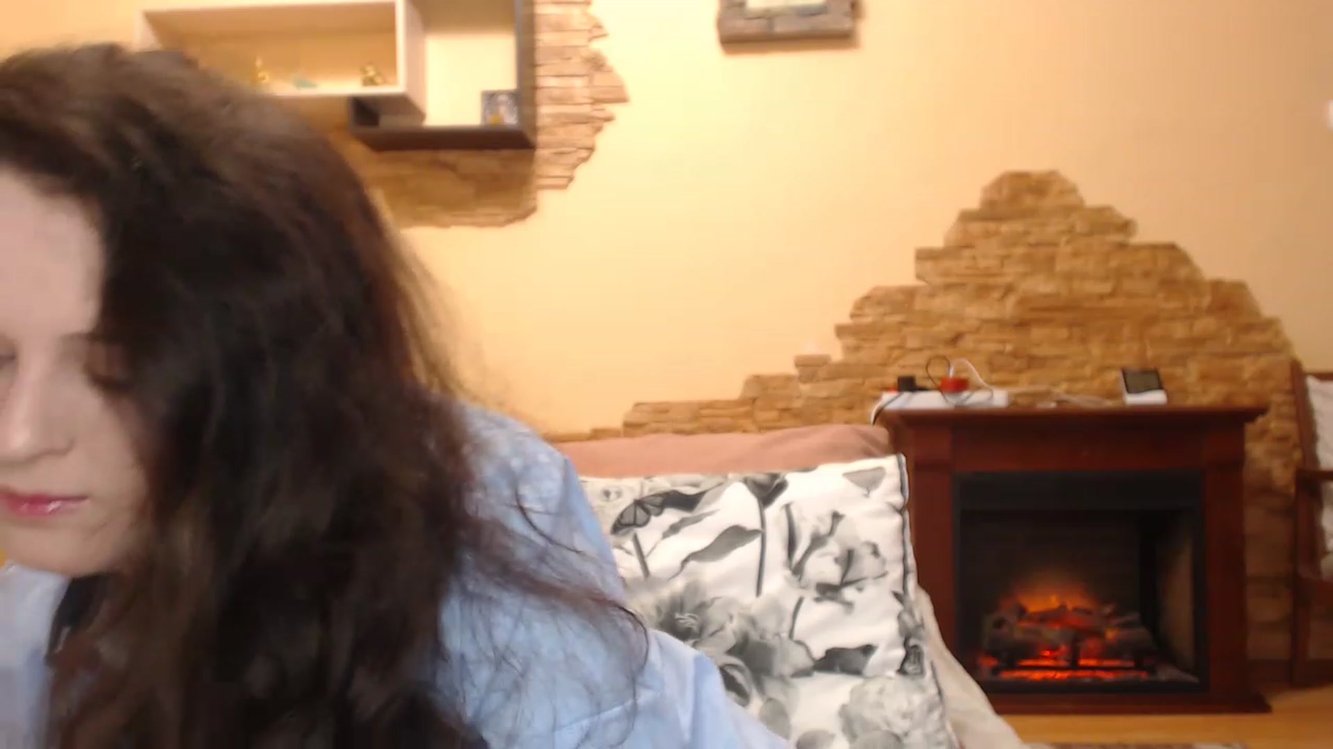 Gallery image thumbnail from Helen_'s myfreecams stream on, 03/16/2023, 17:23 image 7 of 20