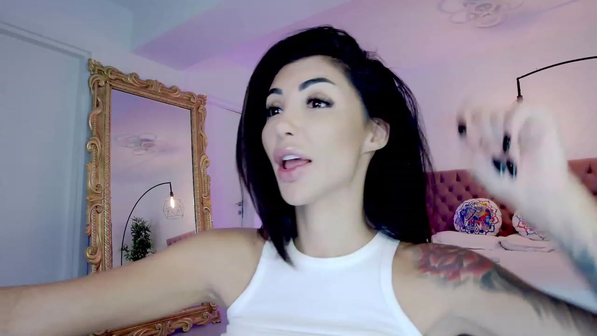 Gallery image thumbnail from Helen_Goddess's myfreecams stream on, 11/18/2022, 06:16 image 11 of 20