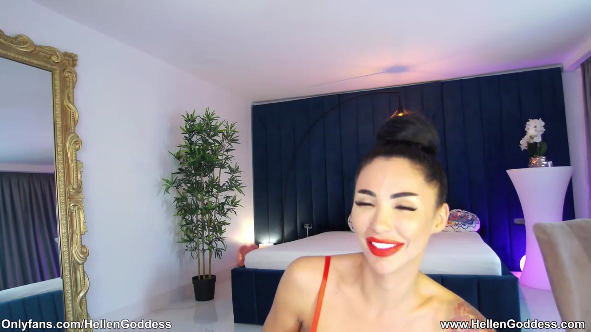 Gallery image thumbnail from Helen_Goddess's myfreecams stream on, 12/24/2022, 10:13 image 13 of 20