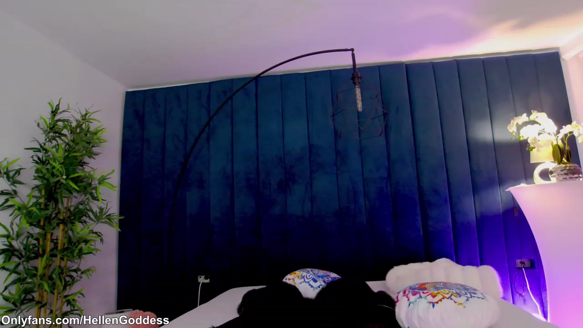 Gallery image thumbnail from Helen_Goddess's myfreecams stream on, 09/04/2023, 21:30 image 1 of 20