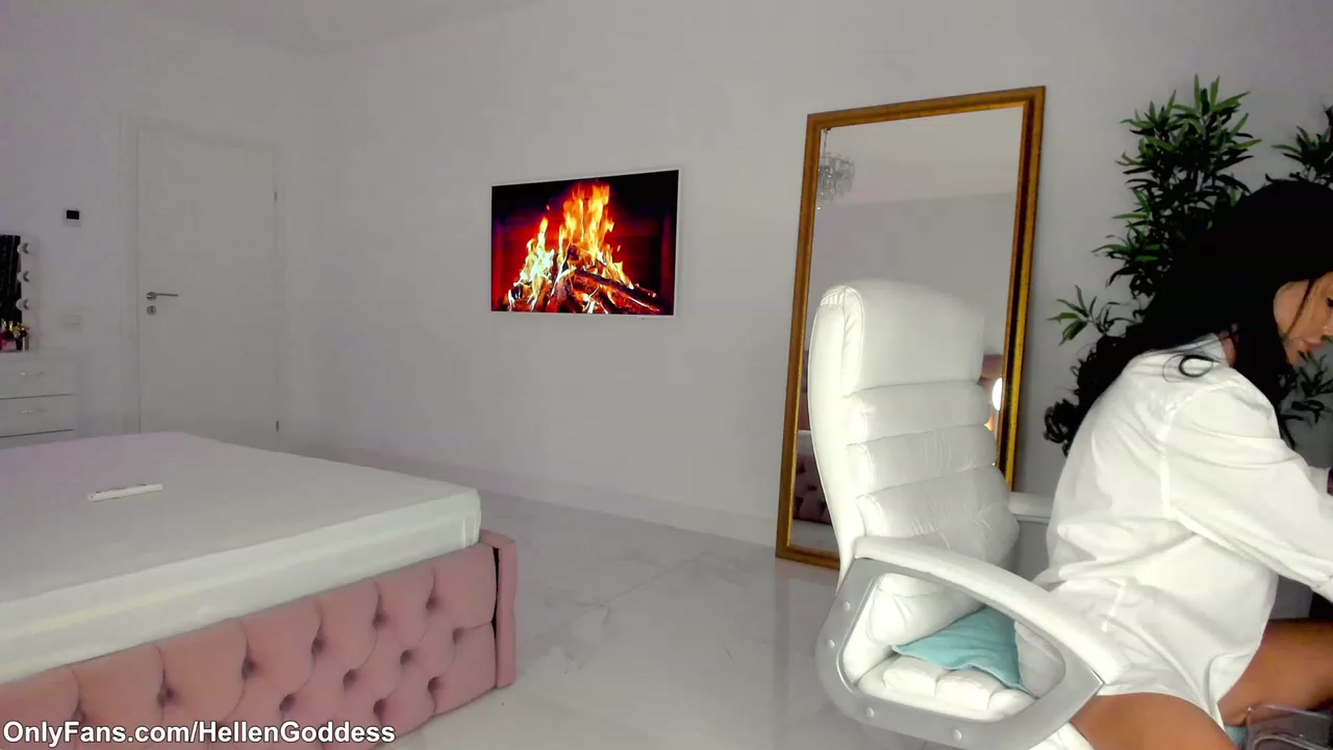 Gallery image thumbnail from Helen_Goddess's myfreecams stream on, 03/06/2024, 15:36 image 11 of 20
