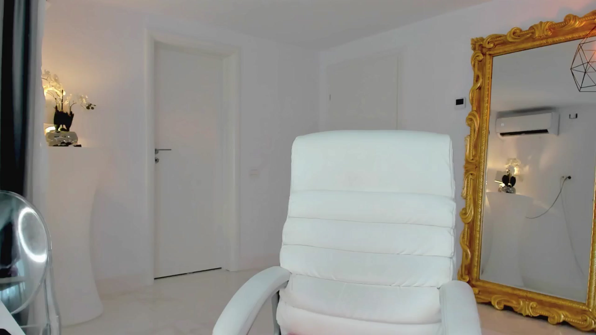 Gallery image thumbnail from Helen_Goddess's myfreecams stream on, 07/03/2024, 12:39 image 8 of 20
