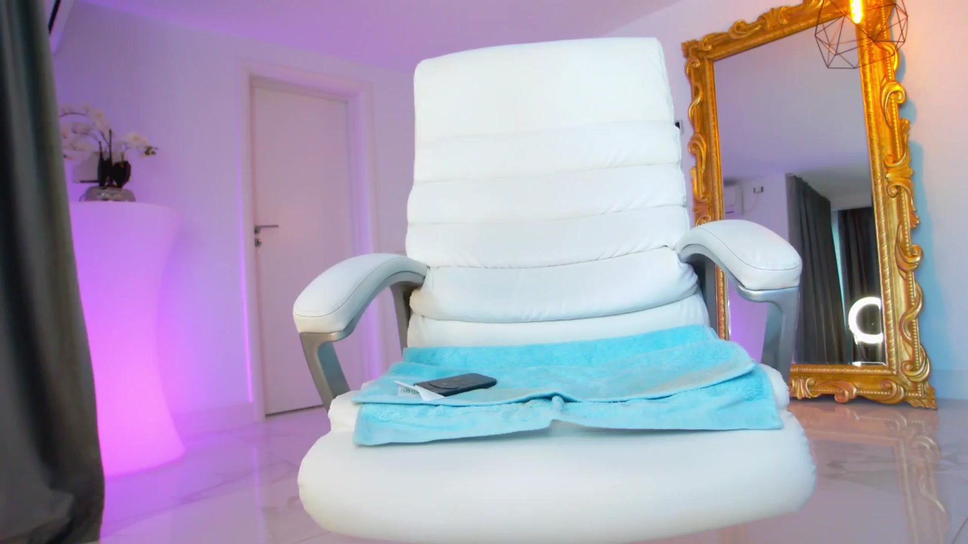 Gallery image thumbnail from Helen_Goddess's myfreecams stream on, 10/21/2024, 12:20 image 2 of 20