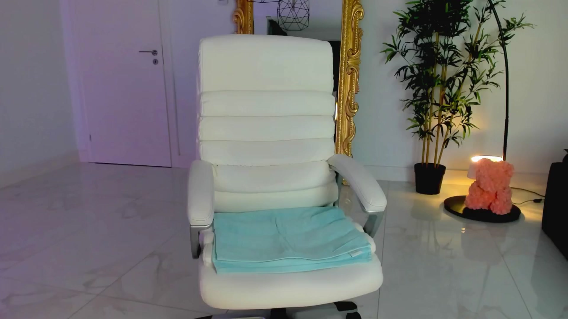 Gallery image thumbnail from Helen_Goddess's myfreecams stream on, 03/03/2025, 14:06 image 10 of 20
