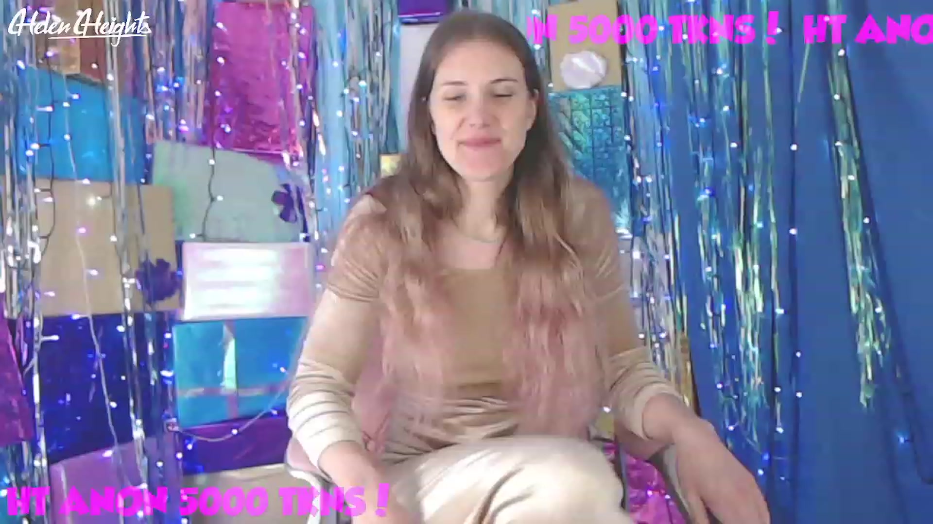 Gallery image thumbnail from Helen_Heights's myfreecams stream on, 12/09/2022, 03:01 image 9 of 20
