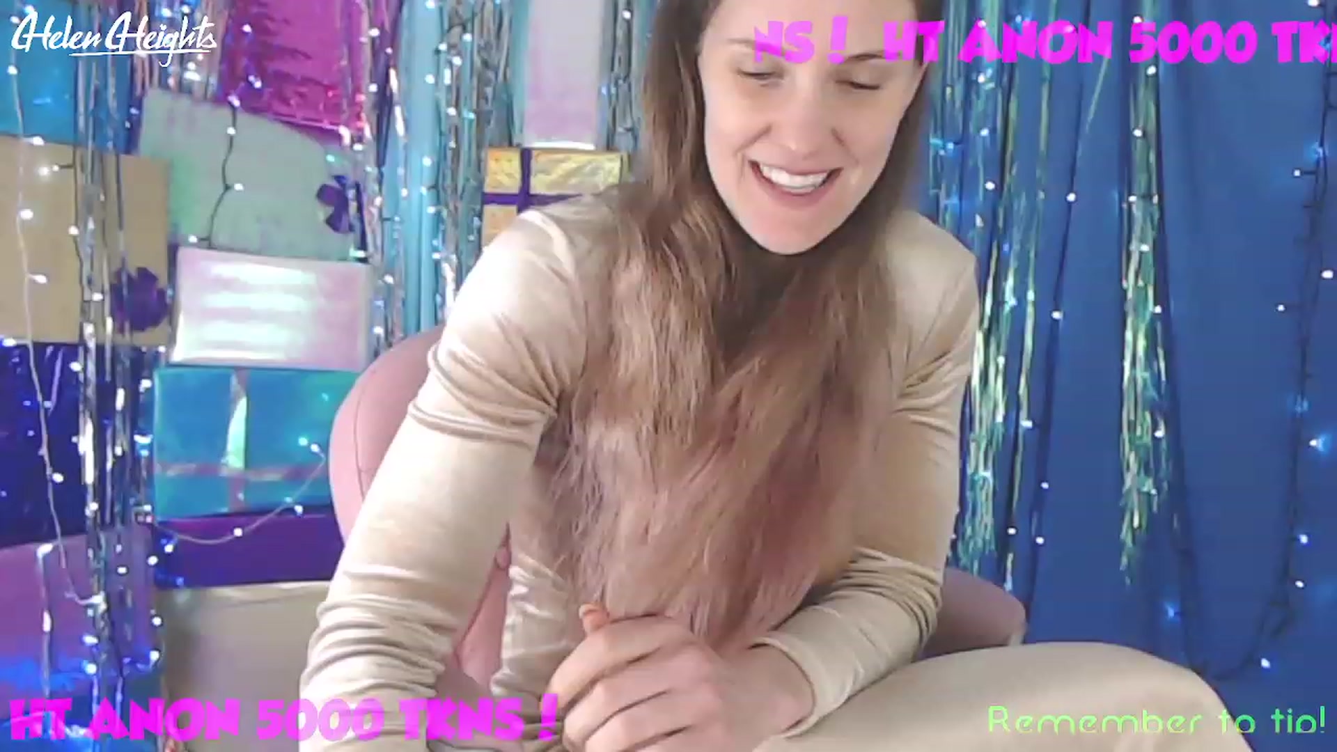 Gallery image thumbnail from Helen_Heights's myfreecams stream on, 12/09/2022, 03:20 image 11 of 20