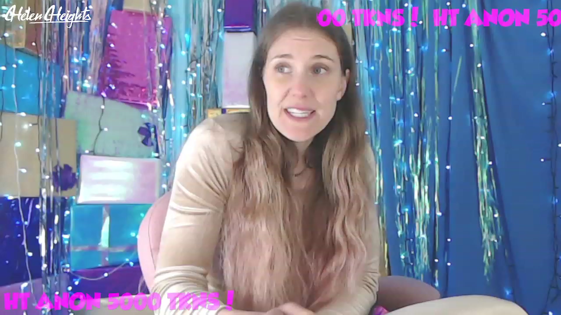 Gallery image thumbnail from Helen_Heights's myfreecams stream on, 12/09/2022, 03:20 image 1 of 20