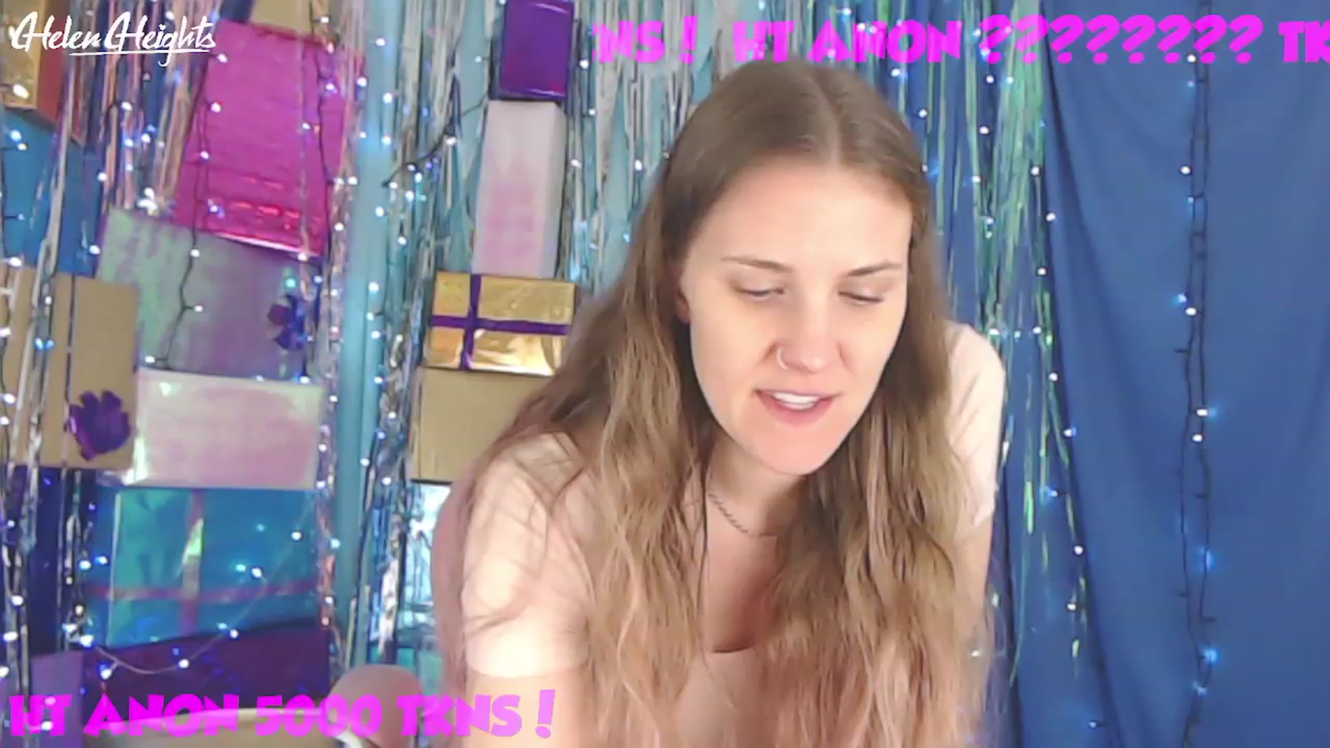 Gallery image thumbnail from Helen_Heights's myfreecams stream on, 12/22/2022, 02:37 image 12 of 20