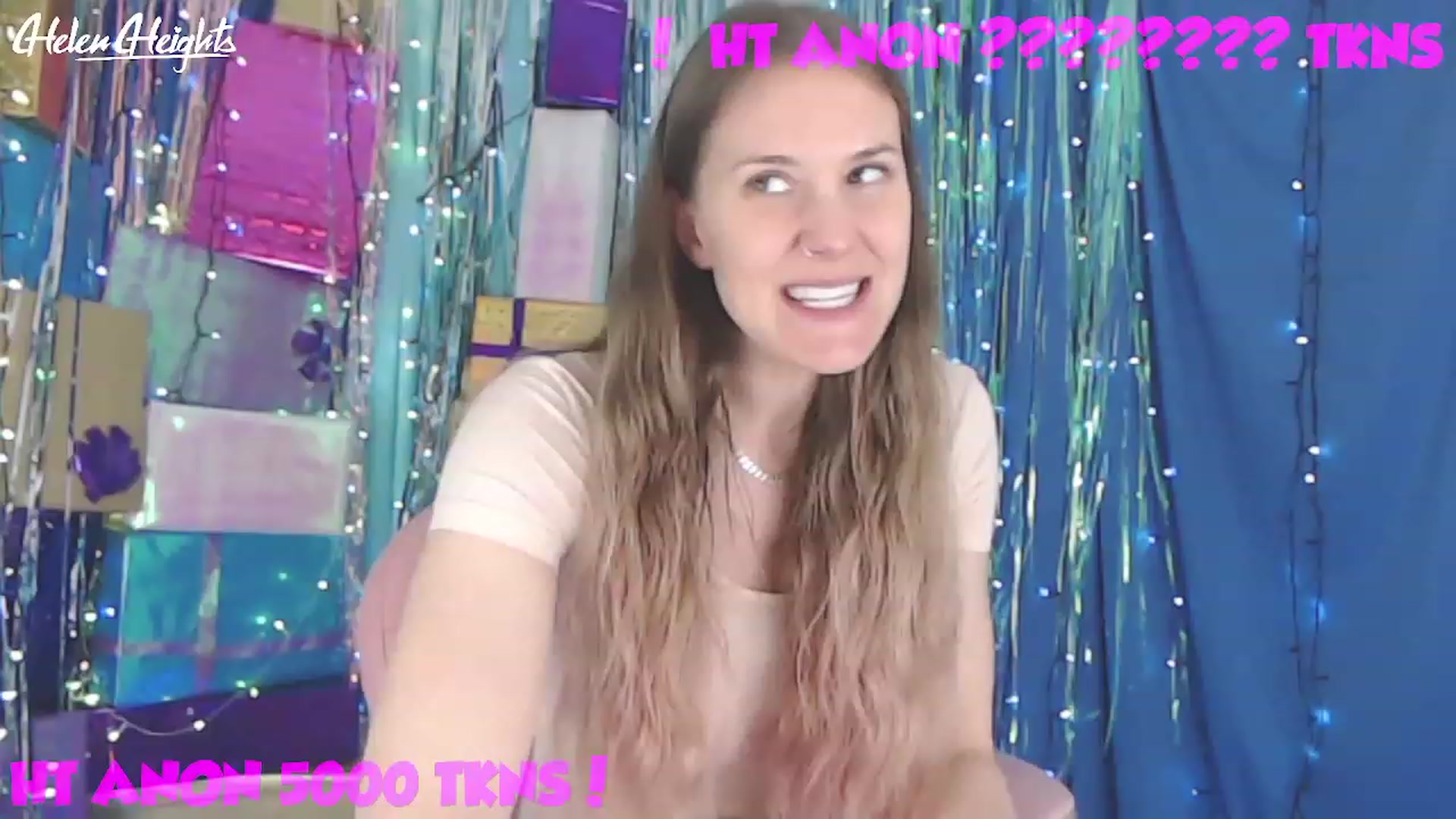 Gallery image thumbnail from Helen_Heights's myfreecams stream on, 12/22/2022, 02:37 image 15 of 20