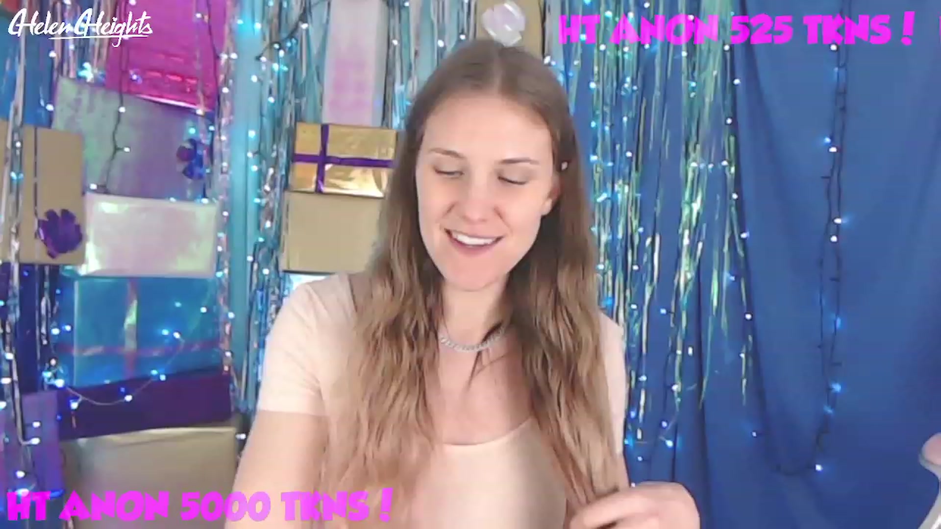 Gallery image thumbnail from Helen_Heights's myfreecams stream on, 12/22/2022, 02:37 image 19 of 20