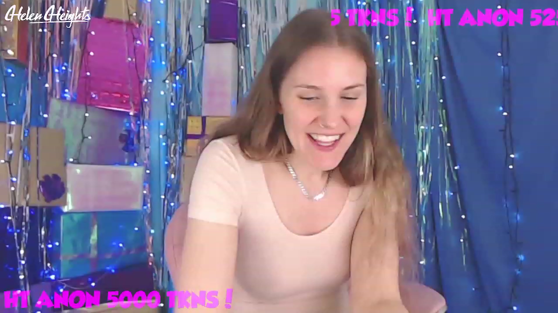 Gallery image thumbnail from Helen_Heights's myfreecams stream on, 12/22/2022, 03:31 image 10 of 20