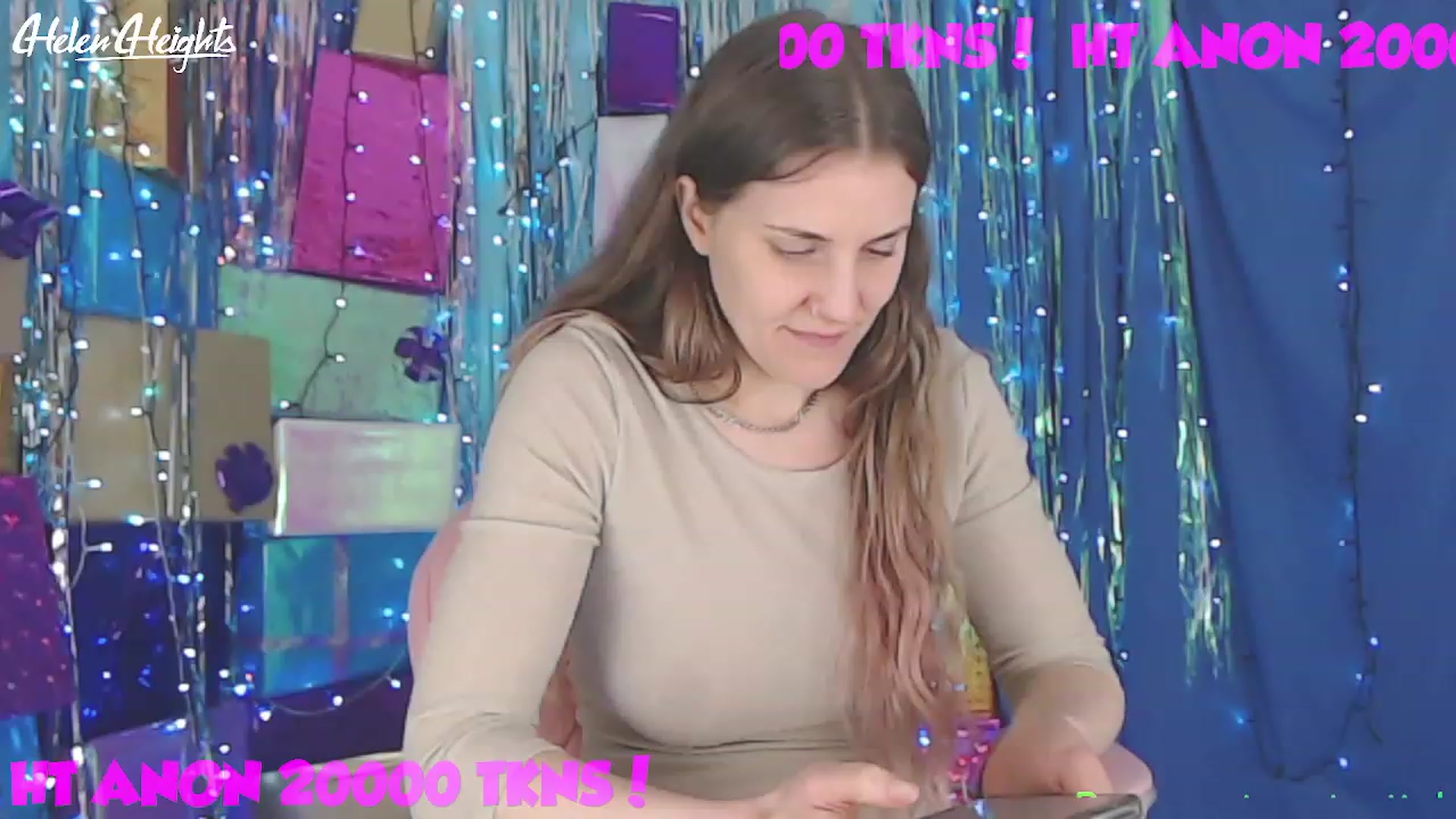 Gallery image thumbnail from Helen_Heights's myfreecams stream on, 01/07/2023, 03:09 image 12 of 20
