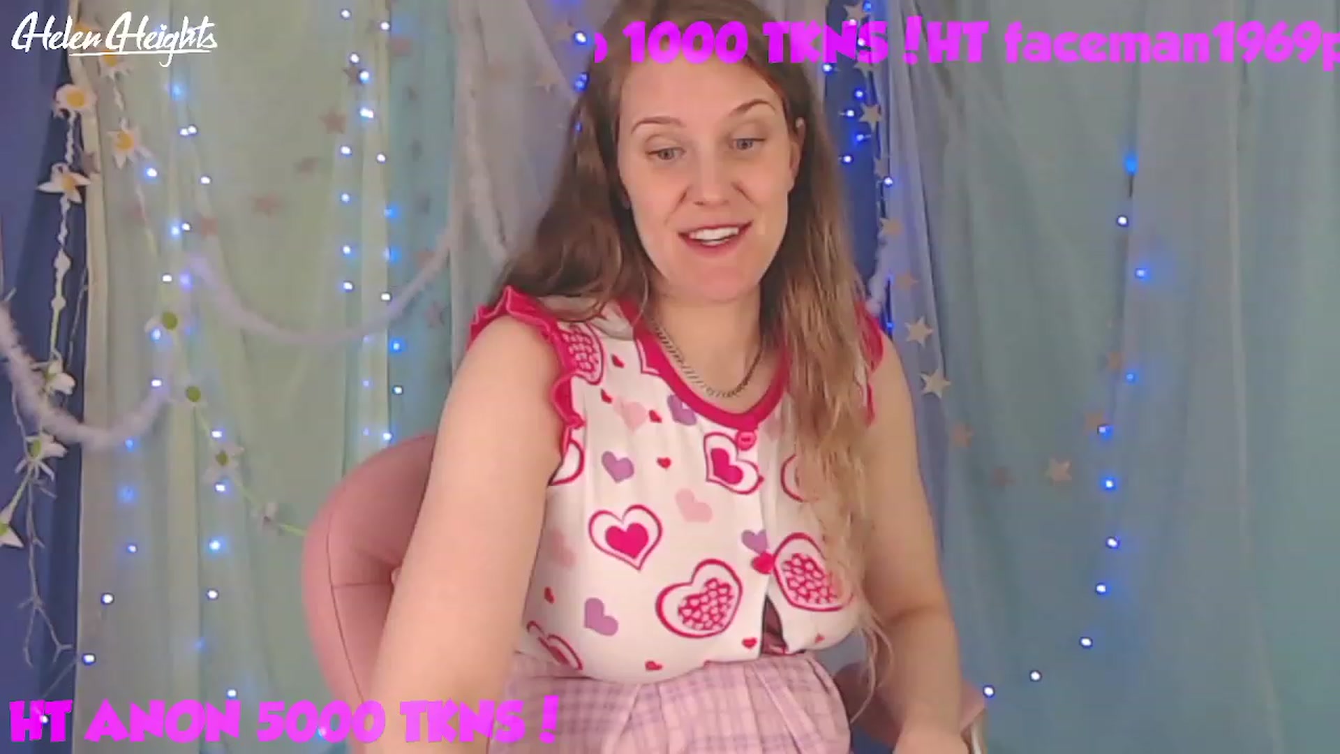 Gallery image thumbnail from Helen_Heights's myfreecams stream on, 03/17/2023, 01:39 image 5 of 20