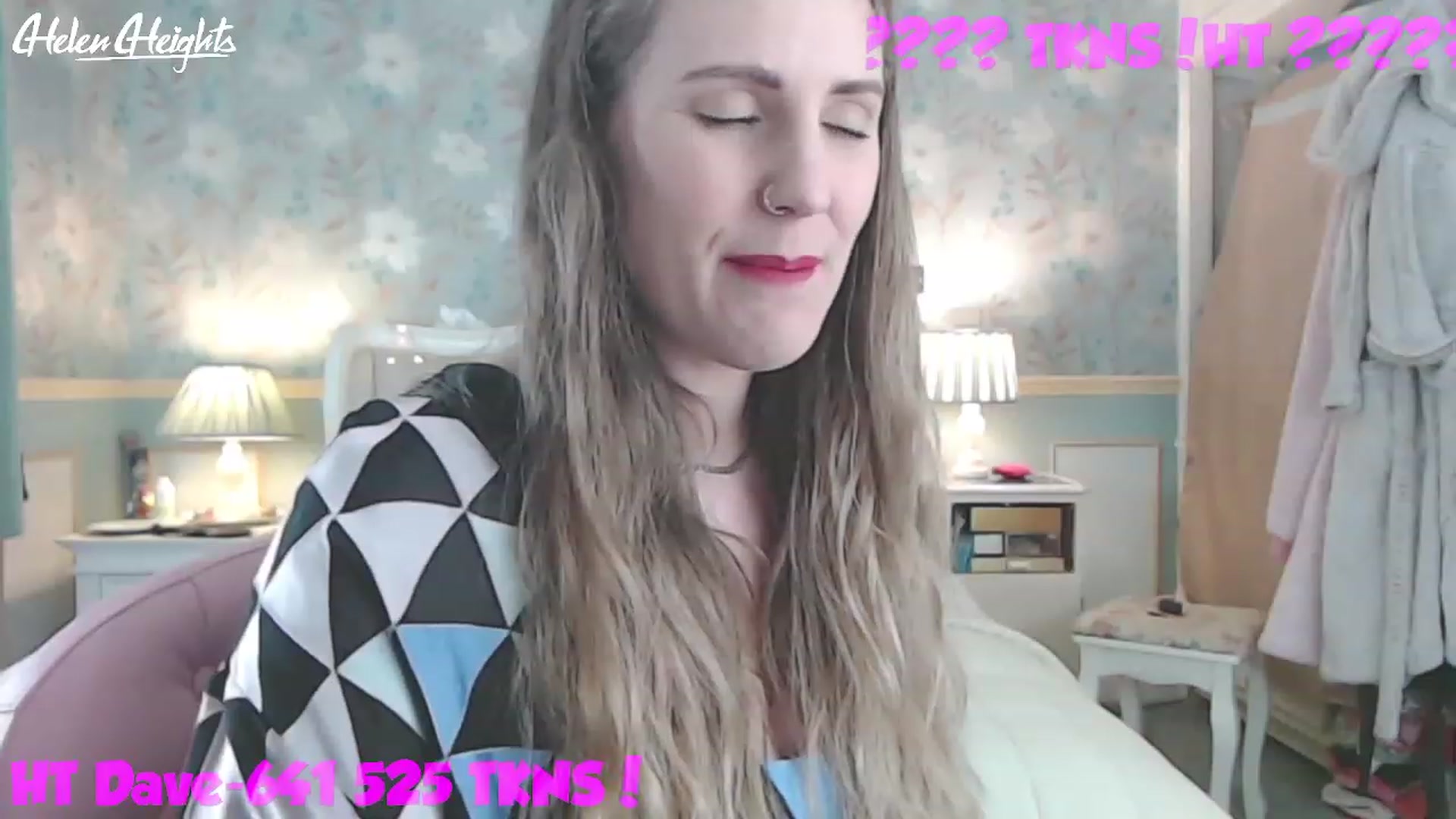 Gallery image thumbnail from Helen_Heights's myfreecams stream on, 04/20/2023, 24:06 image 13 of 20
