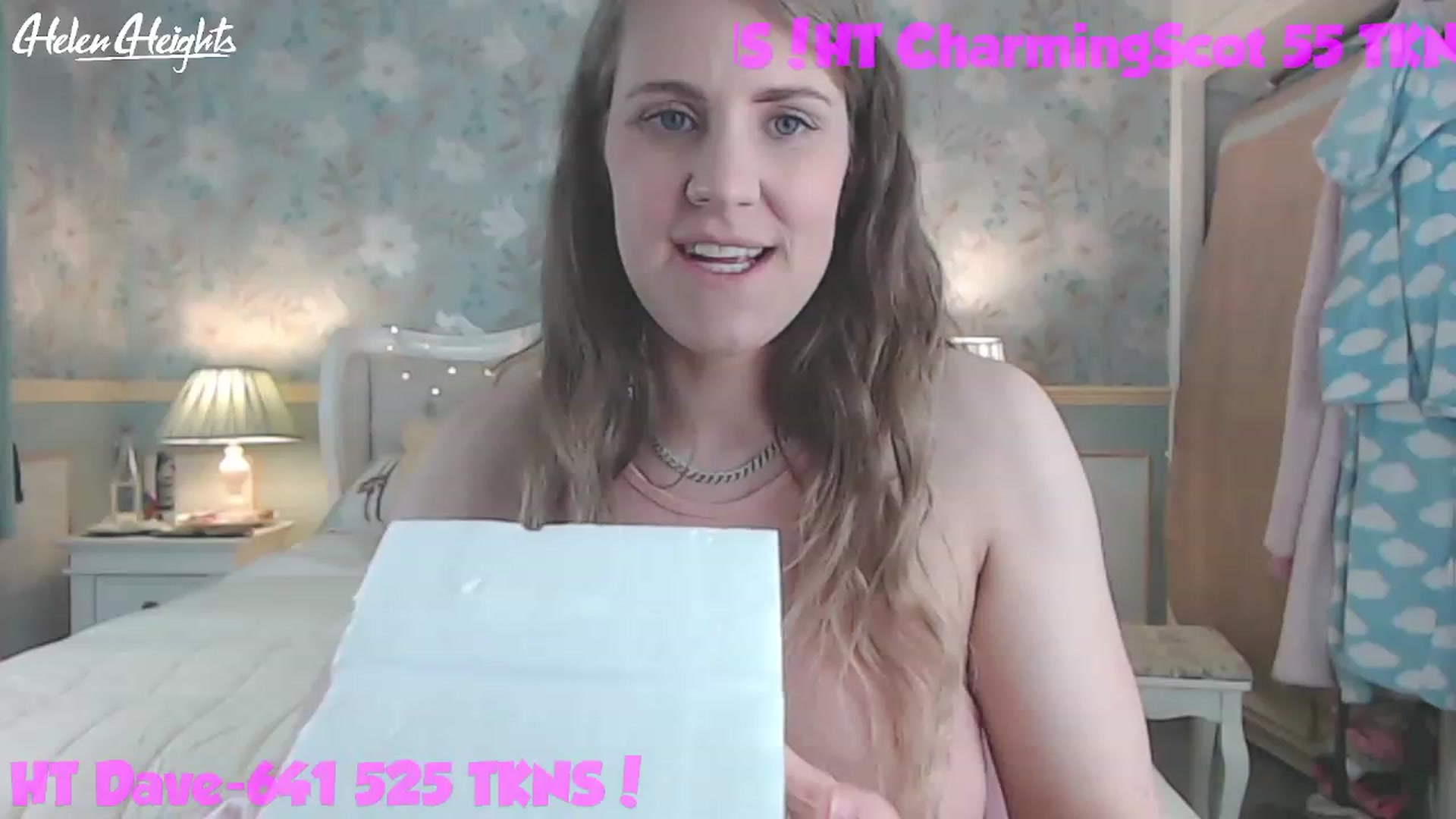 Gallery image thumbnail from Helen_Heights's myfreecams stream on, 04/21/2023, 01:57 image 6 of 20