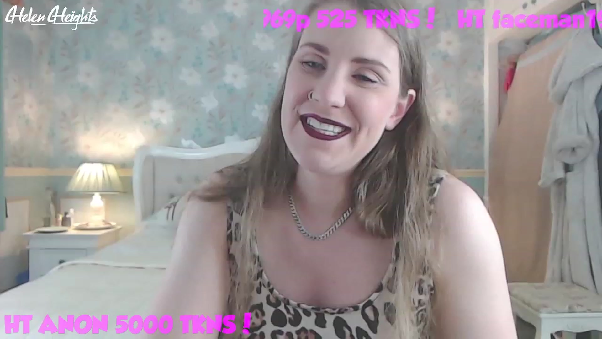 Gallery image thumbnail from Helen_Heights's myfreecams stream on, 05/25/2023, 24:18 image 17 of 20