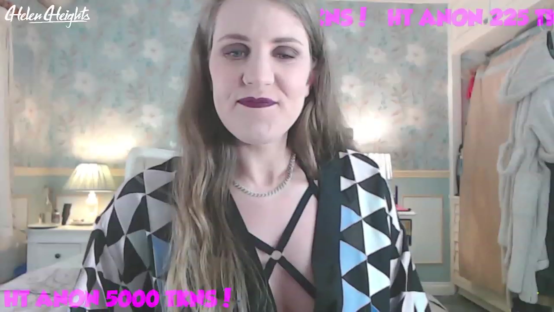 Gallery image thumbnail from Helen_Heights's myfreecams stream on, 06/01/2023, 24:01 image 16 of 20