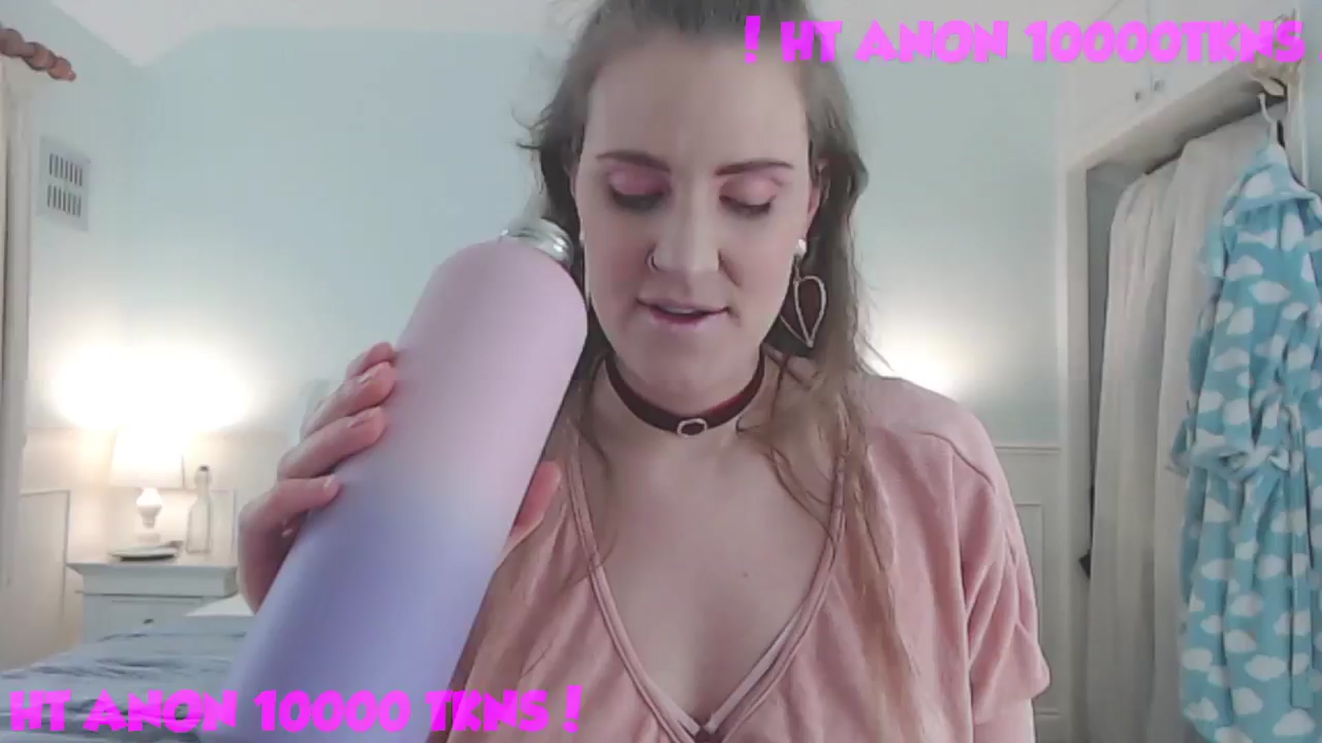 Gallery image thumbnail from Helen_Heights's myfreecams stream on, 12/22/2024, 24:48 image 17 of 20
