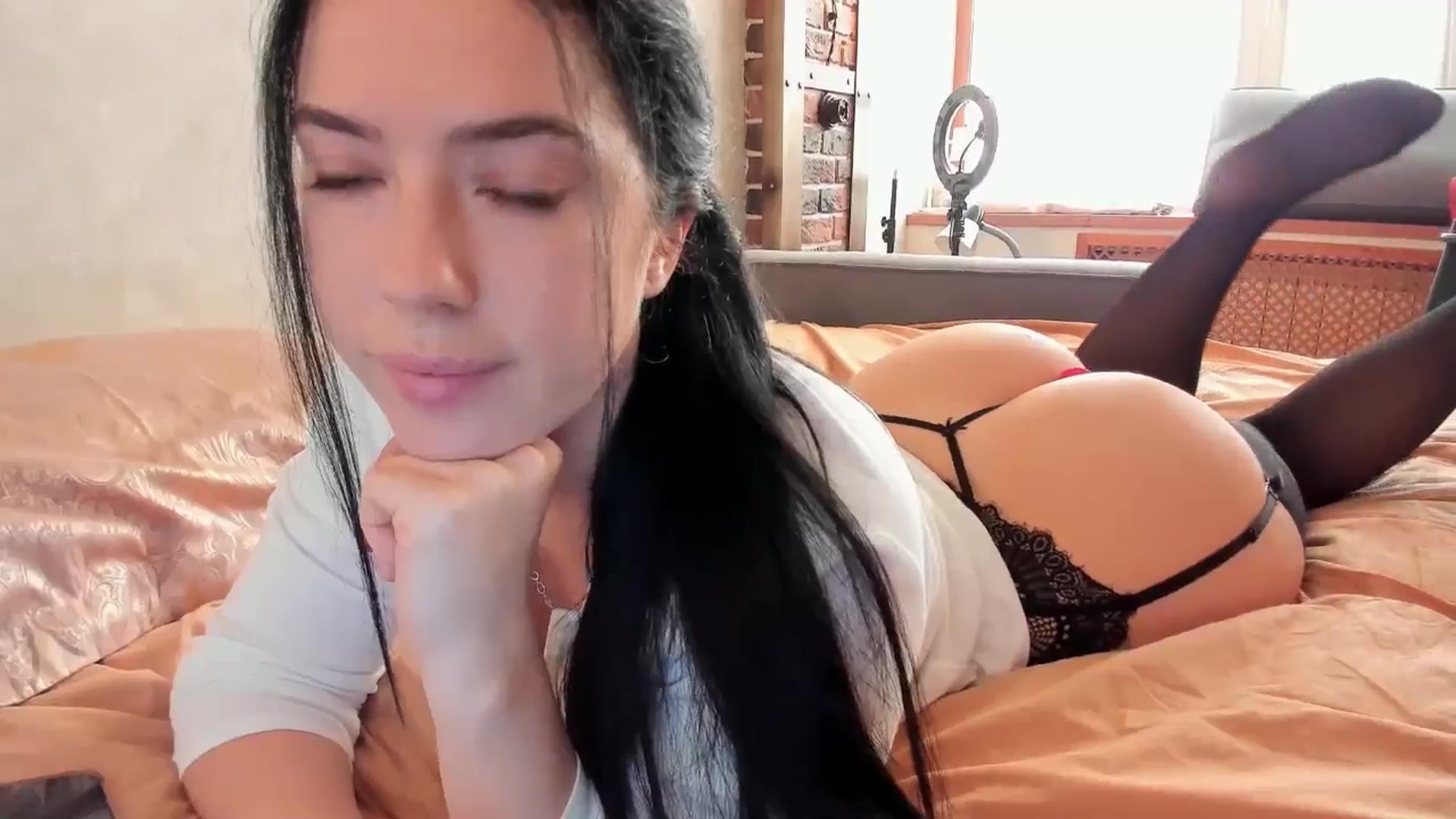 Gallery image thumbnail from HelenaPretty1's myfreecams stream on, 08/30/2024, 13:24 image 7 of 20