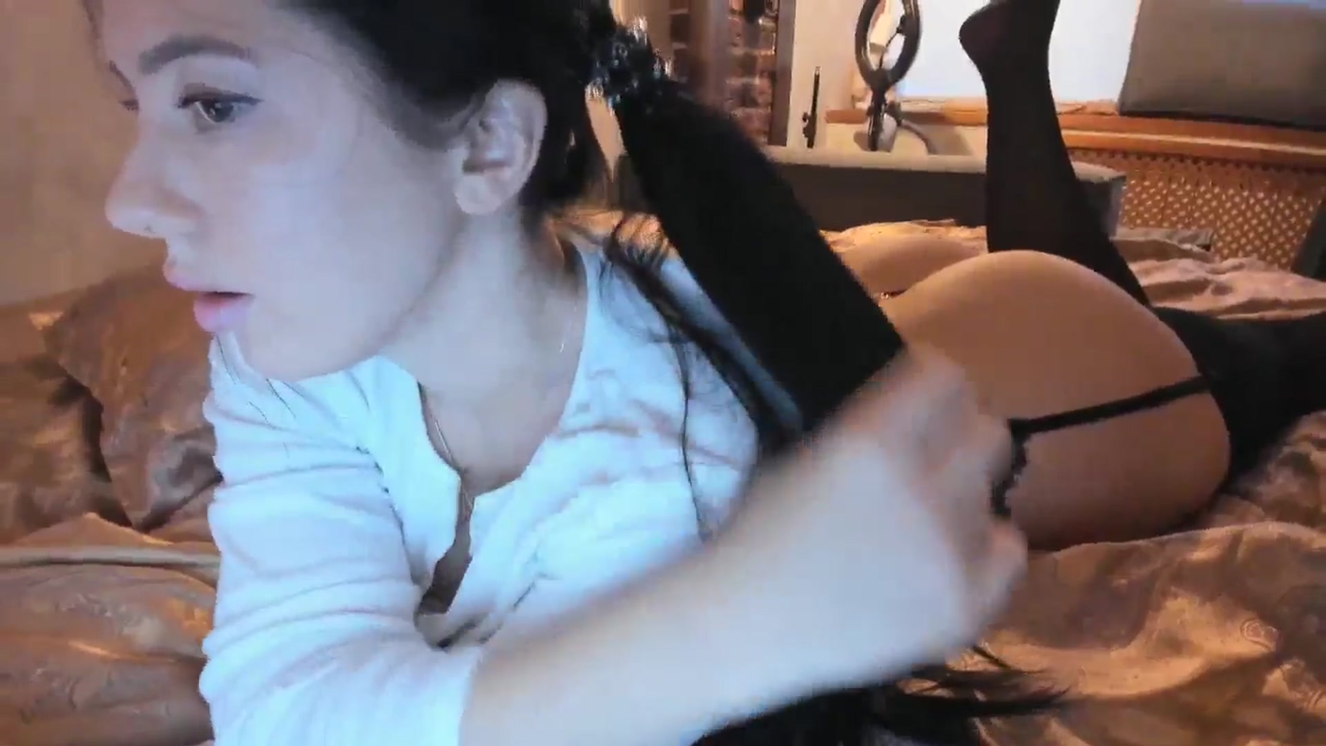 Gallery image thumbnail from HelenaPretty1's myfreecams stream on, 09/03/2024, 14:24 image 8 of 20