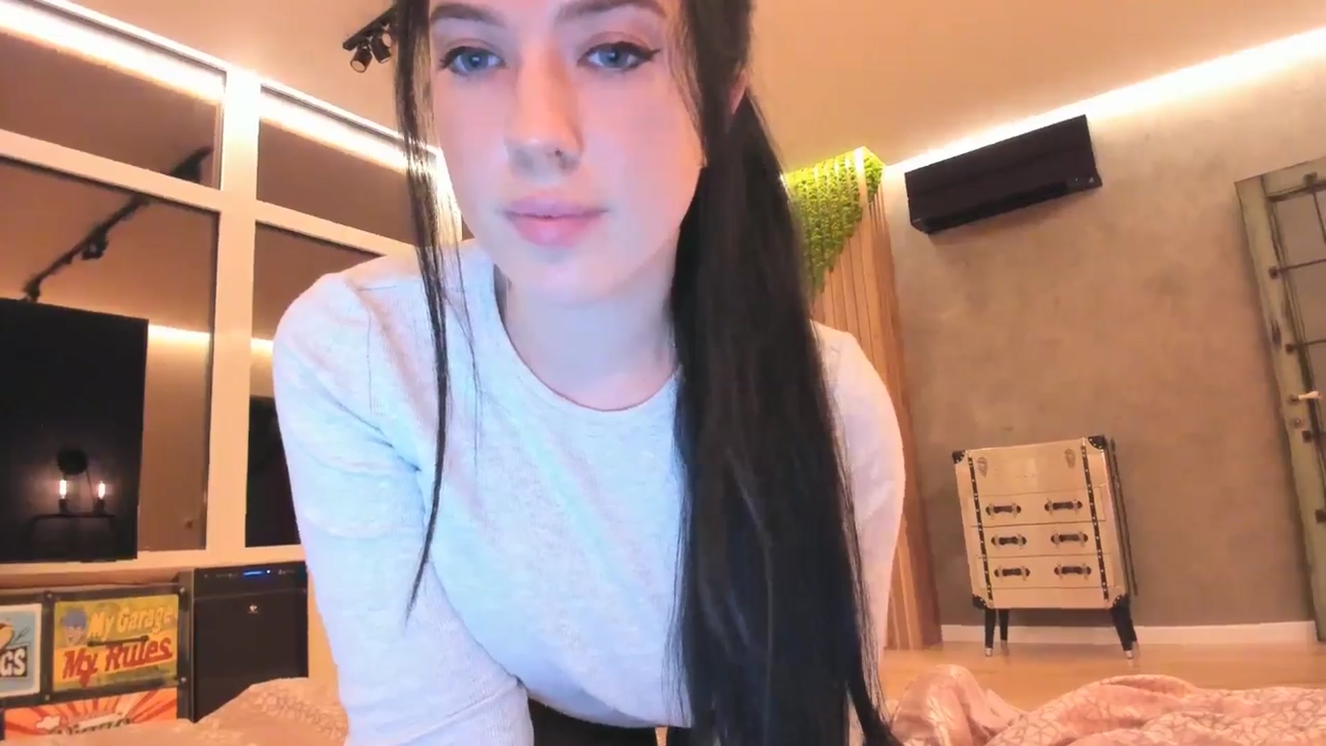 Gallery image thumbnail from HelenaPretty1's myfreecams stream on, 09/05/2024, 18:16 image 18 of 20
