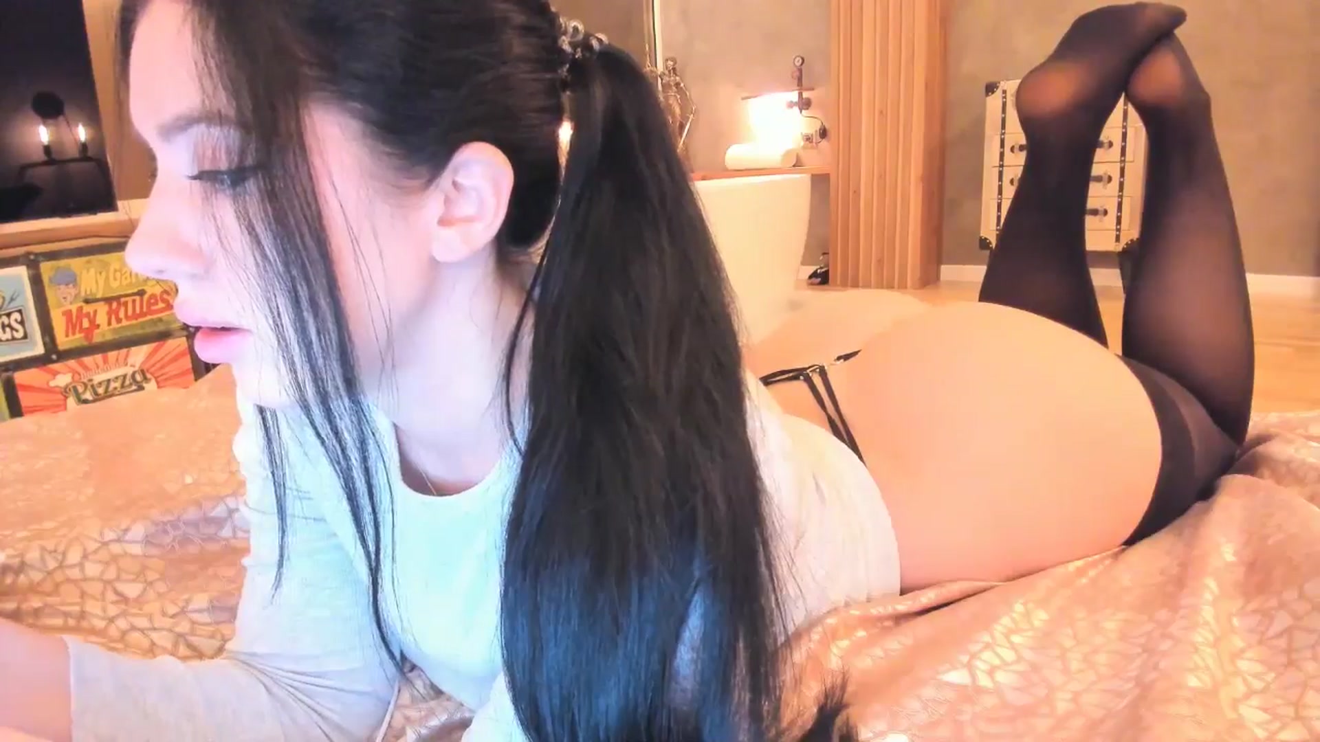 Gallery image thumbnail from HelenaPretty1's myfreecams stream on, 09/05/2024, 18:16 image 8 of 20