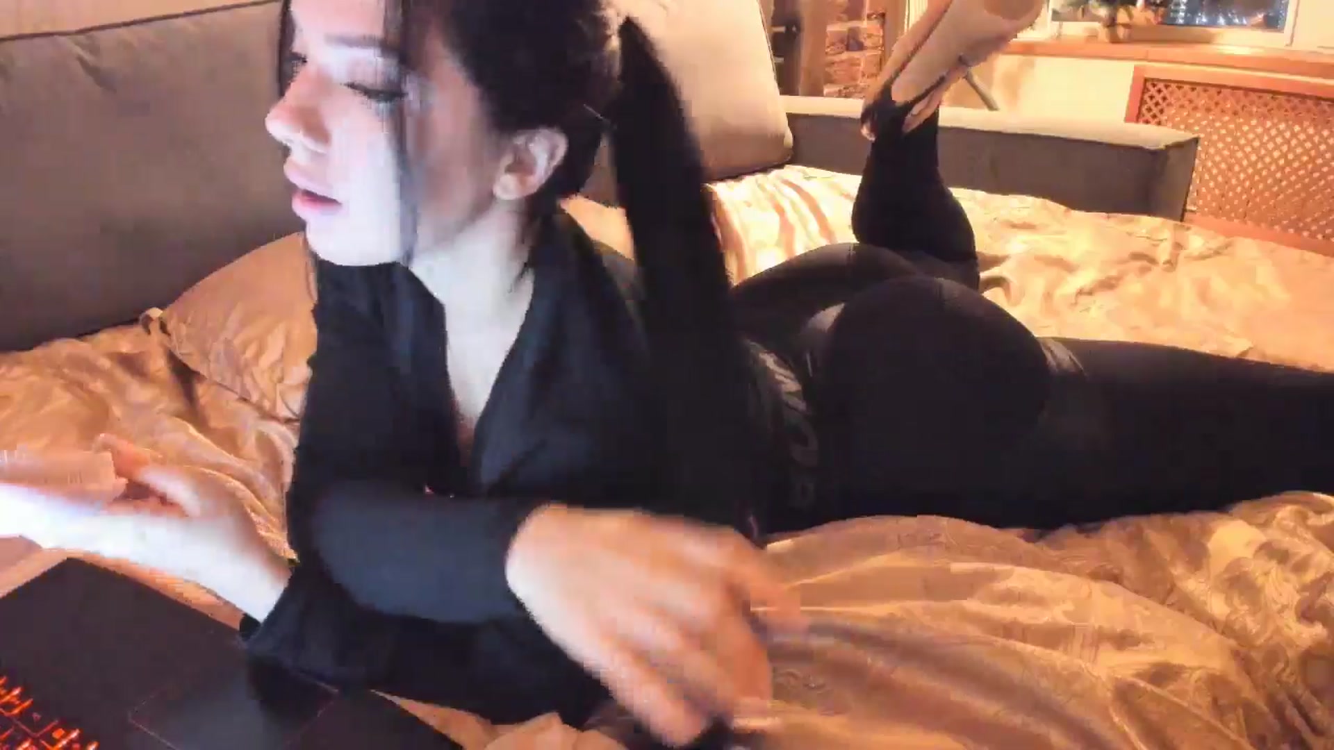 Gallery image thumbnail from HelenaPretty1's myfreecams stream on, 12/28/2024, 15:55 image 2 of 20