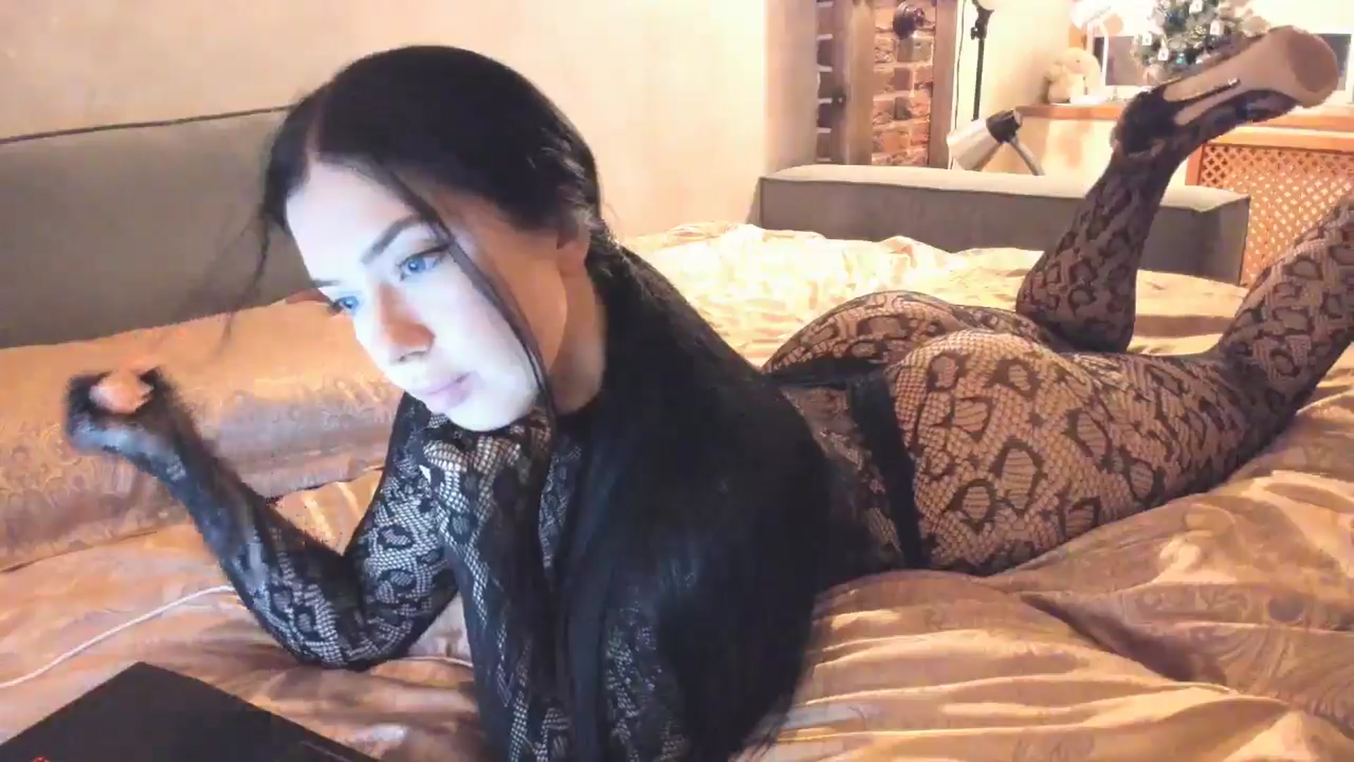 Gallery image thumbnail from HelenaPretty1's myfreecams stream on, 01/08/2025, 17:10 image 9 of 20