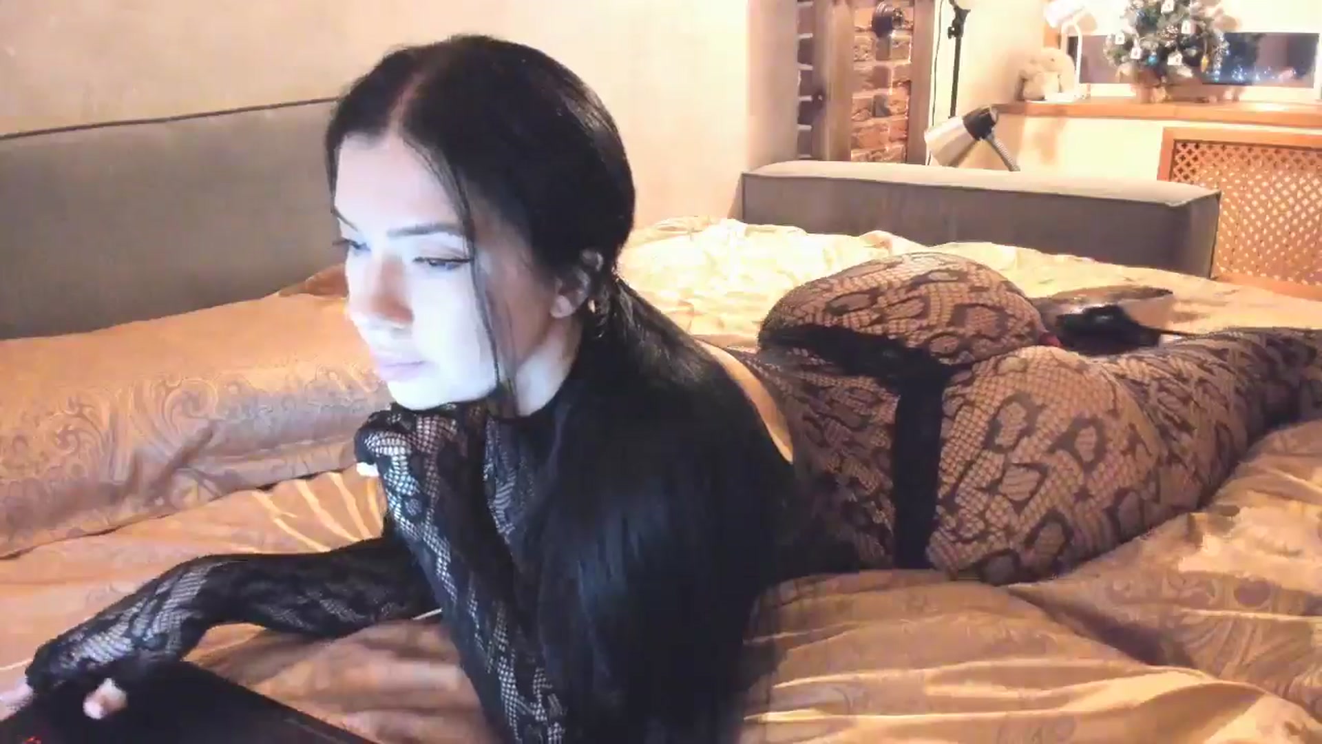 Gallery image thumbnail from HelenaPretty1's myfreecams stream on, 01/08/2025, 17:10 image 7 of 20