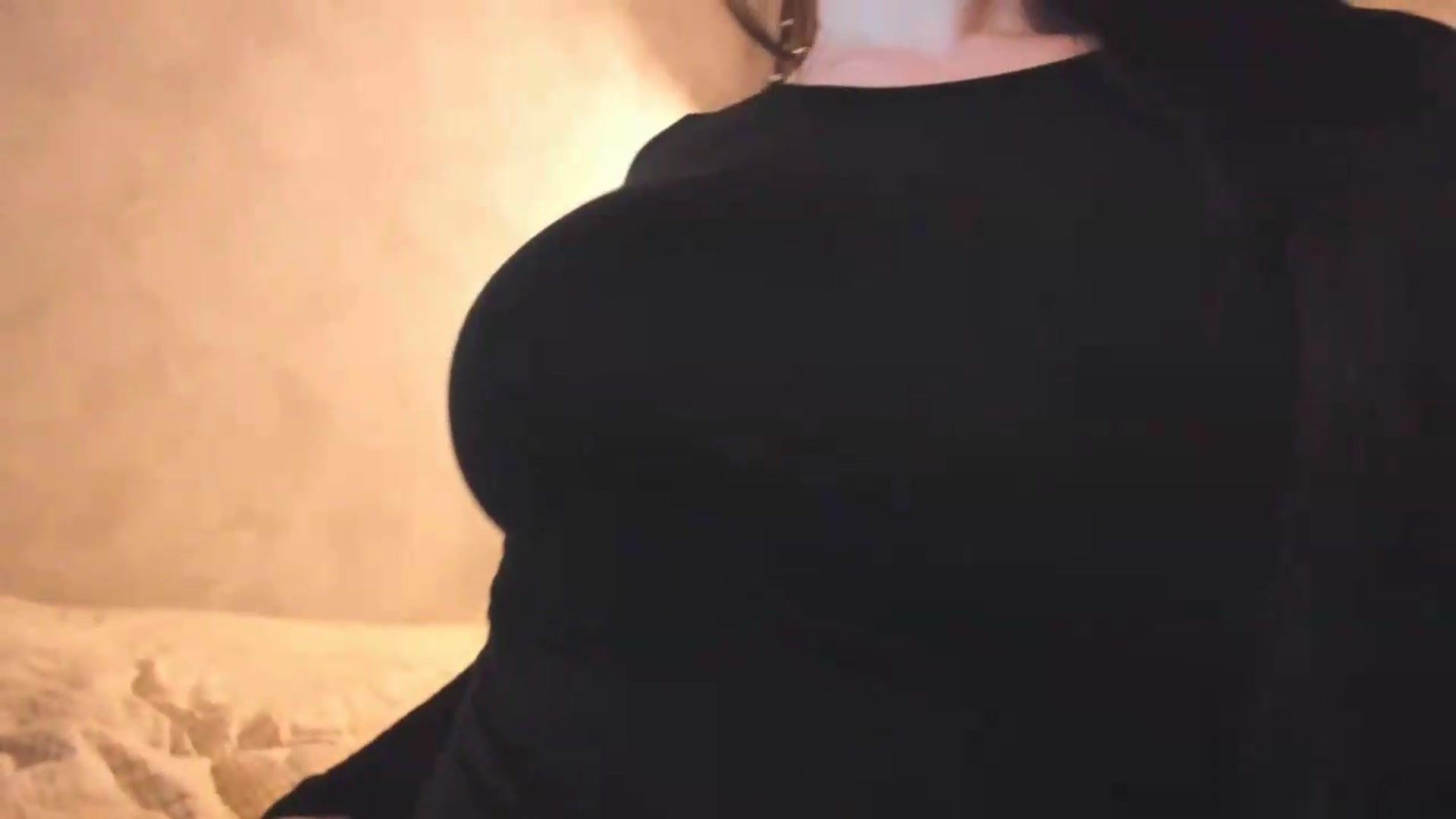 Gallery image thumbnail from HelenaPretty1's myfreecams stream on, 08/05/2026, 18:19 image 18 of 20