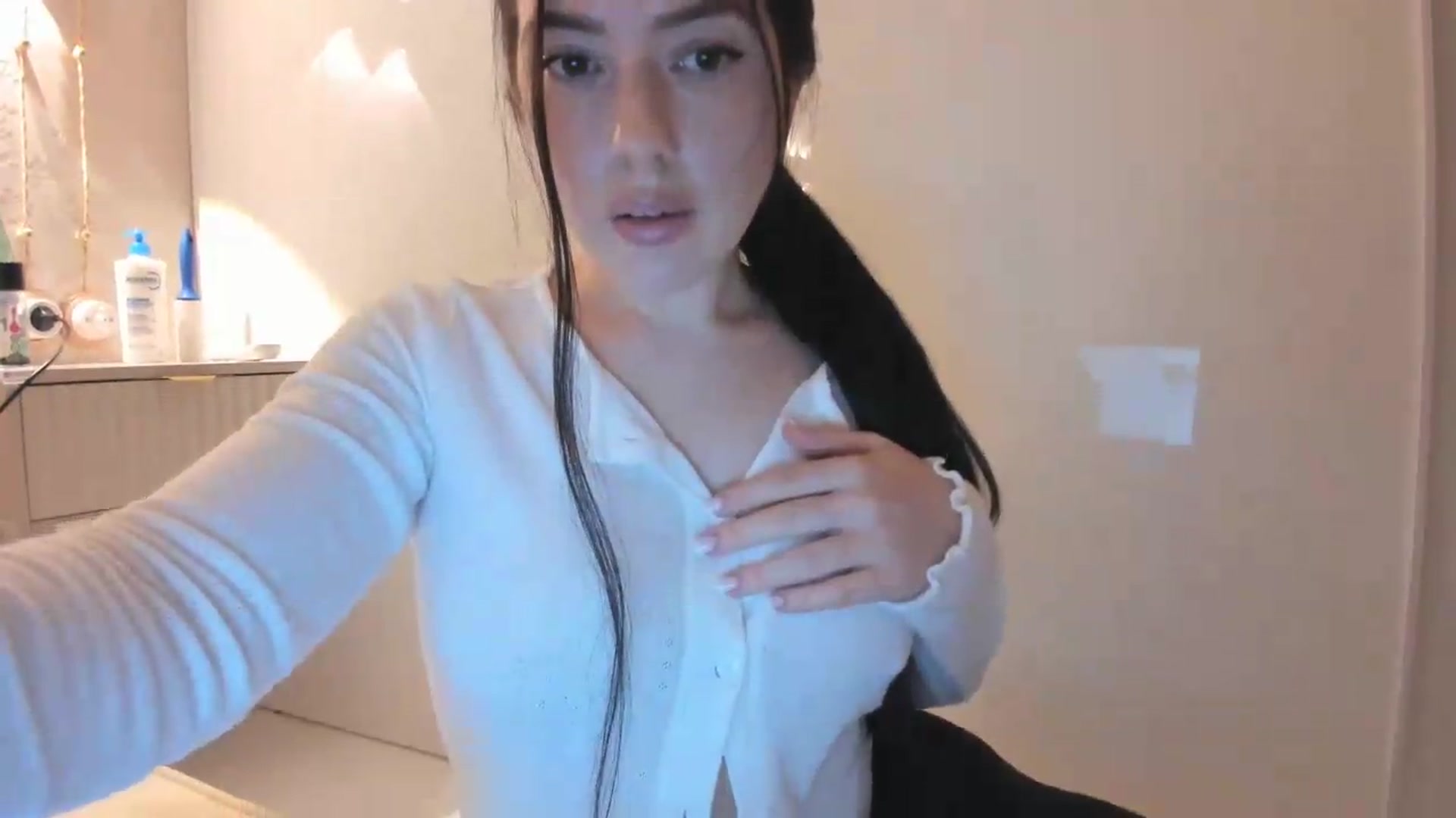Gallery image thumbnail from HelenaPretty1's myfreecams stream on, 08/13/2026, 18:20 image 4 of 20