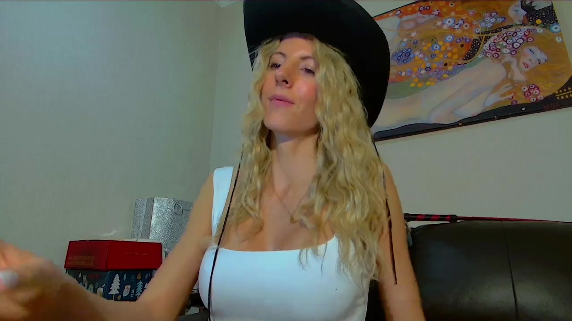 Gallery image thumbnail from Helena_'s myfreecams stream on, 01/25/2026, 23:28 image 2 of 20
