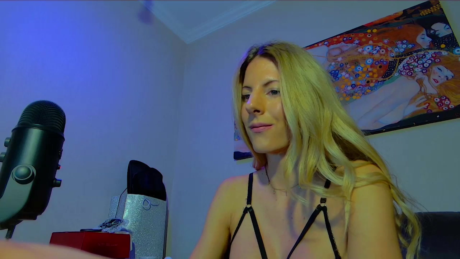 Gallery image thumbnail from Helena_'s myfreecams stream on, 02/02/2026, 07:23 image 18 of 20