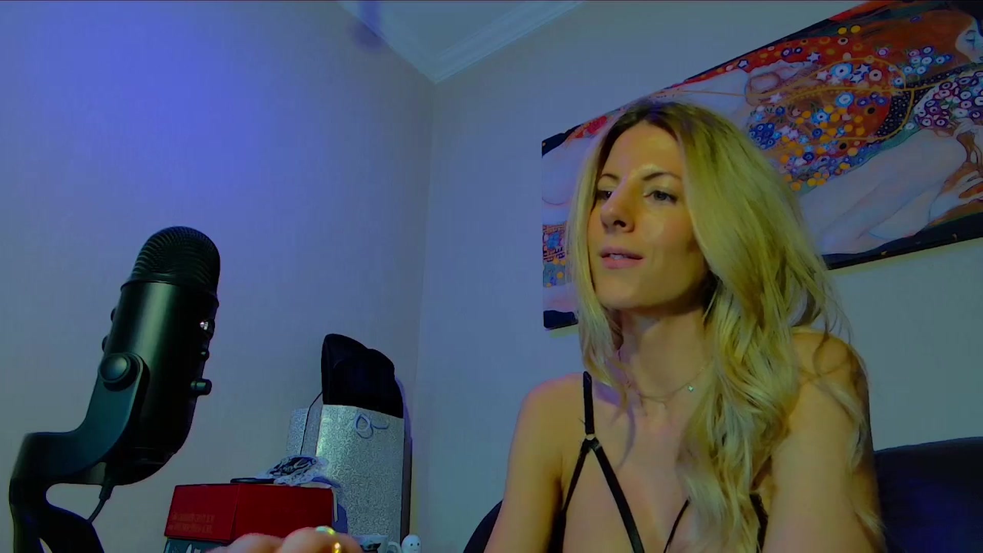 Gallery image thumbnail from Helena_'s myfreecams stream on, 02/02/2026, 10:57 image 9 of 20