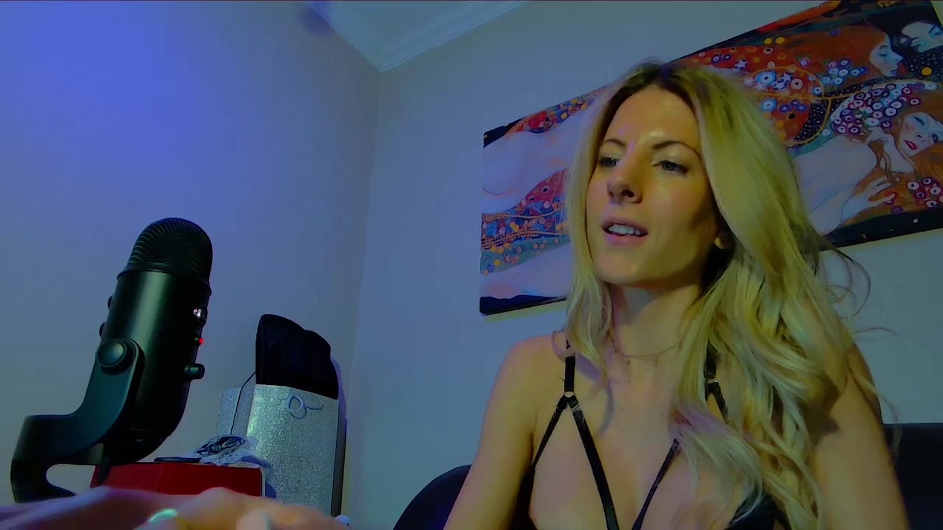 Gallery image thumbnail from Helena_'s myfreecams stream on, 02/02/2026, 10:57 image 10 of 20