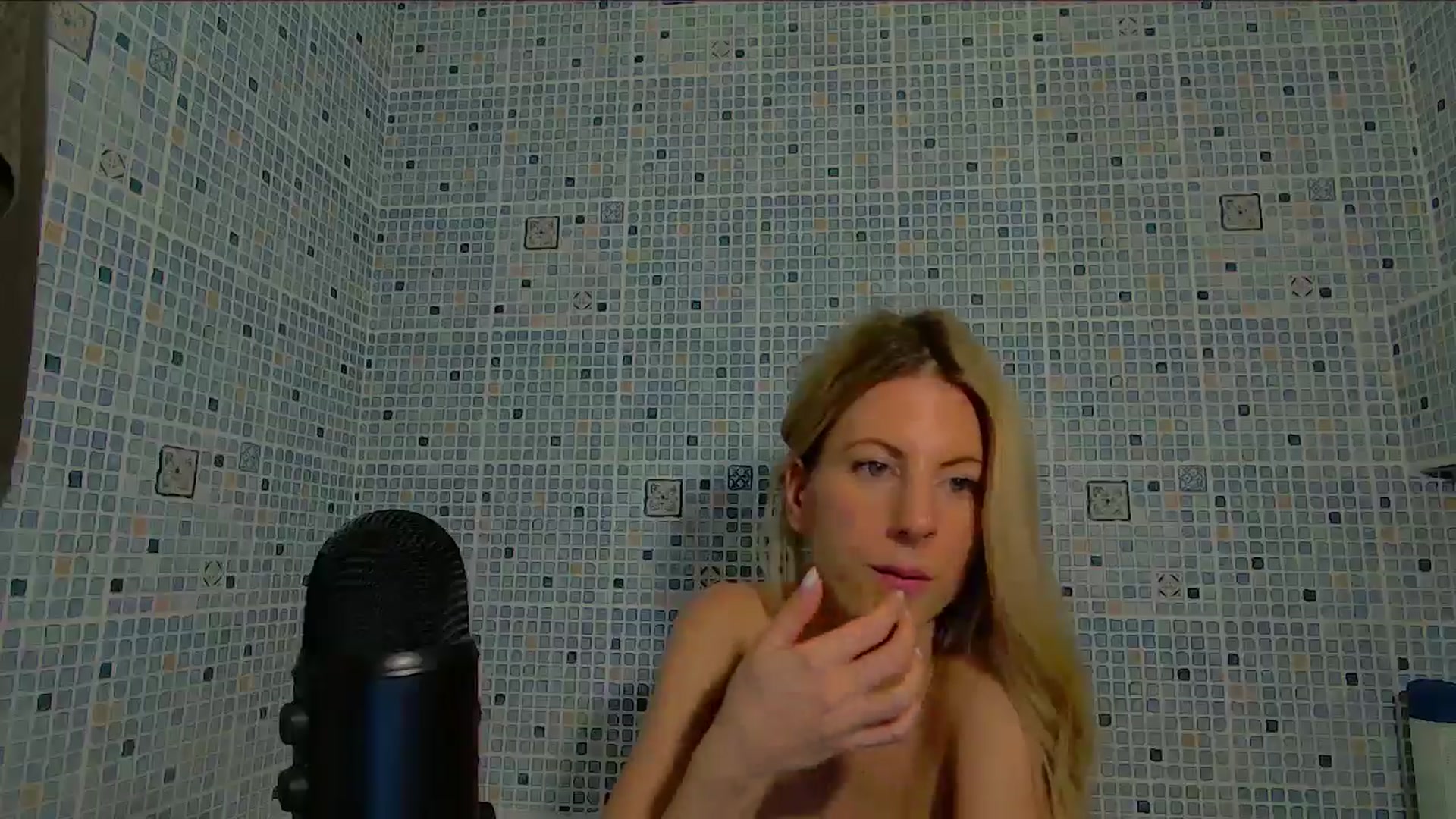 Gallery image thumbnail from Helena_'s myfreecams stream on, 02/02/2026, 20:11 image 17 of 20