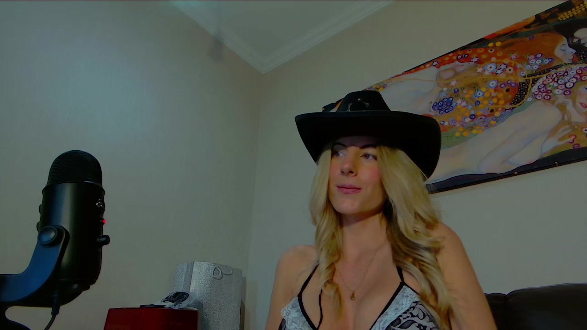 Gallery image thumbnail from Helena_'s myfreecams stream on, 02/05/2026, 10:44 image 14 of 20