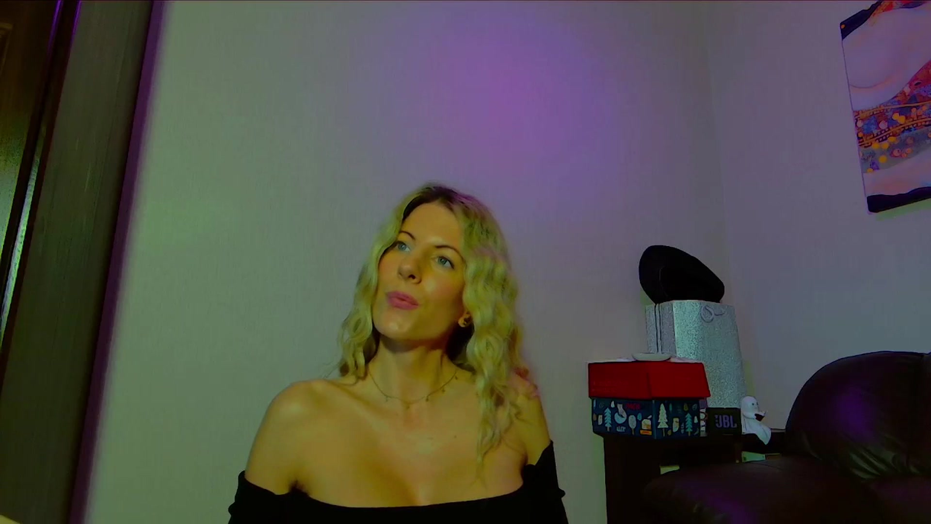 Gallery image thumbnail from Helena_'s myfreecams stream on, 02/14/2026, 15:21 image 13 of 20