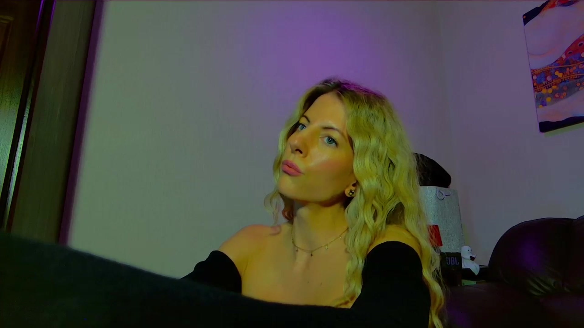 Gallery image thumbnail from Helena_'s myfreecams stream on, 02/14/2026, 15:21 image 15 of 20