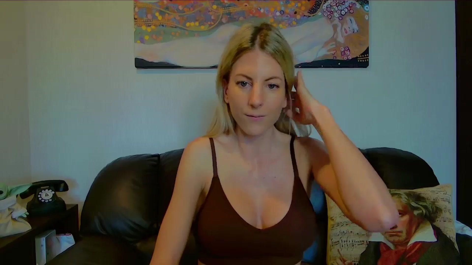 Gallery image thumbnail from Helena_'s myfreecams stream on, 04/01/2026, 16:42 image 7 of 20
