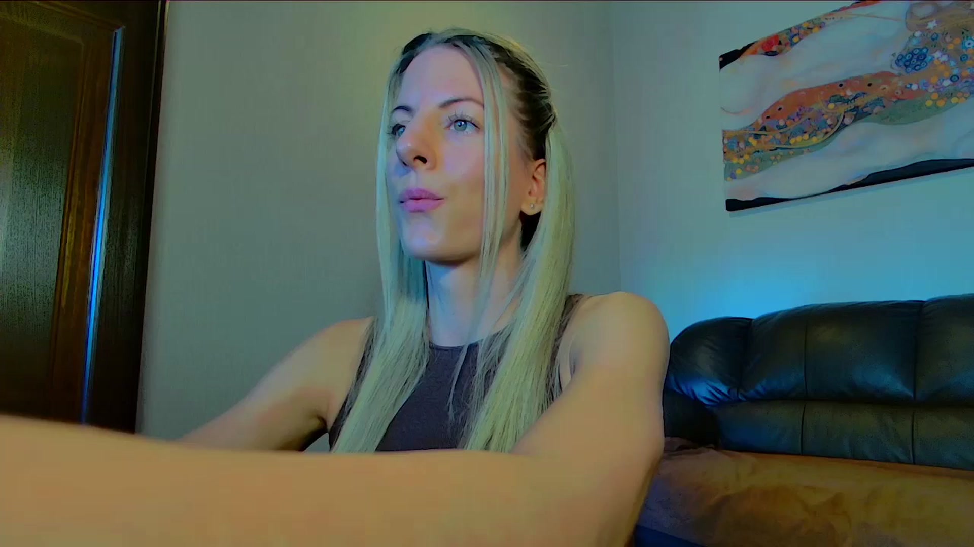 Gallery image thumbnail from Helena_'s myfreecams stream on, 04/08/2026, 15:02 image 1 of 20