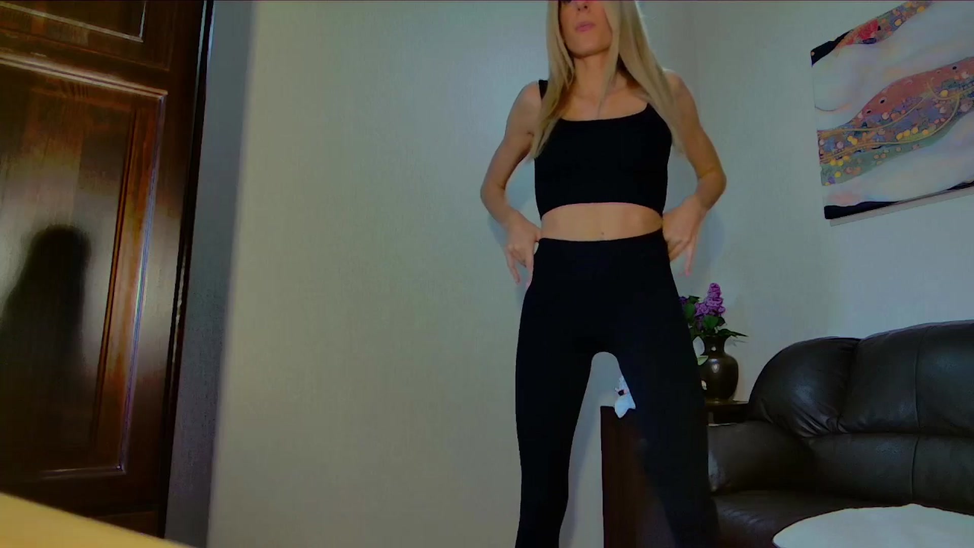 Gallery image thumbnail from Helena_'s myfreecams stream on, 04/17/2026, 17:12 image 18 of 20