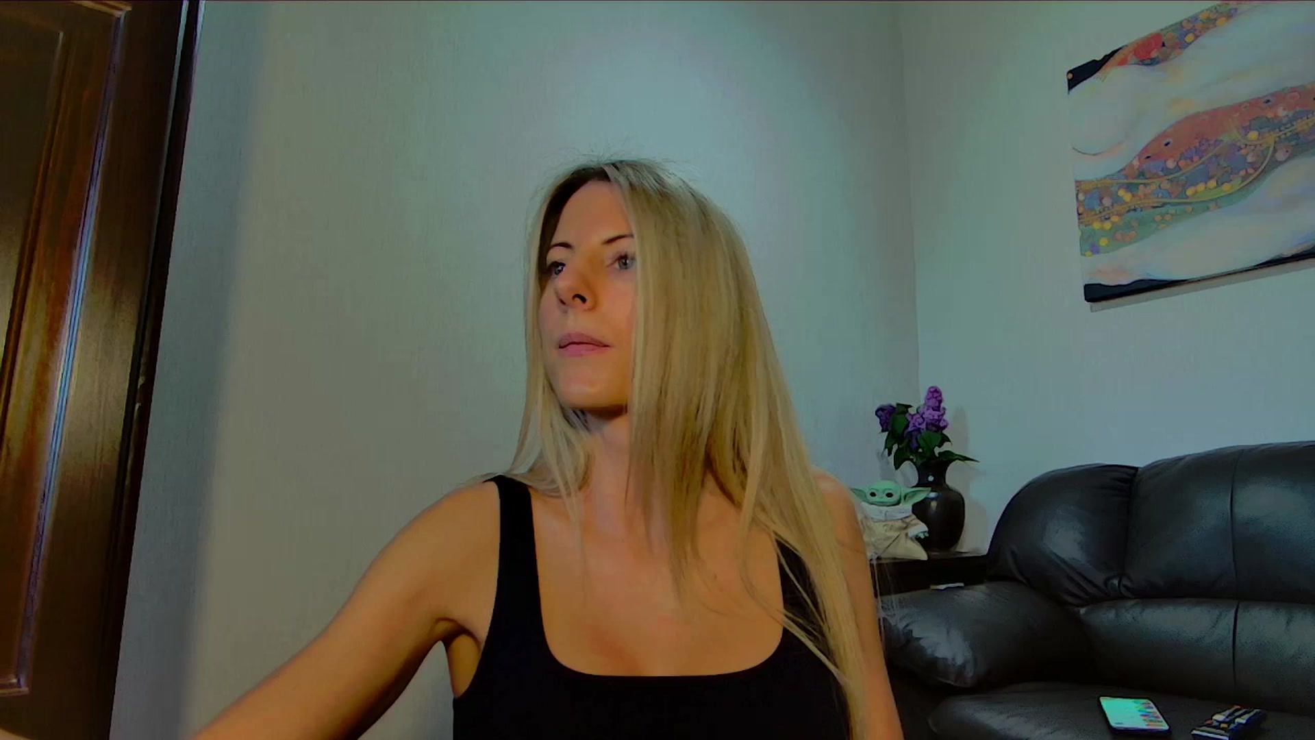 Gallery image thumbnail from Helena_'s myfreecams stream on, 04/17/2026, 17:12 image 1 of 20