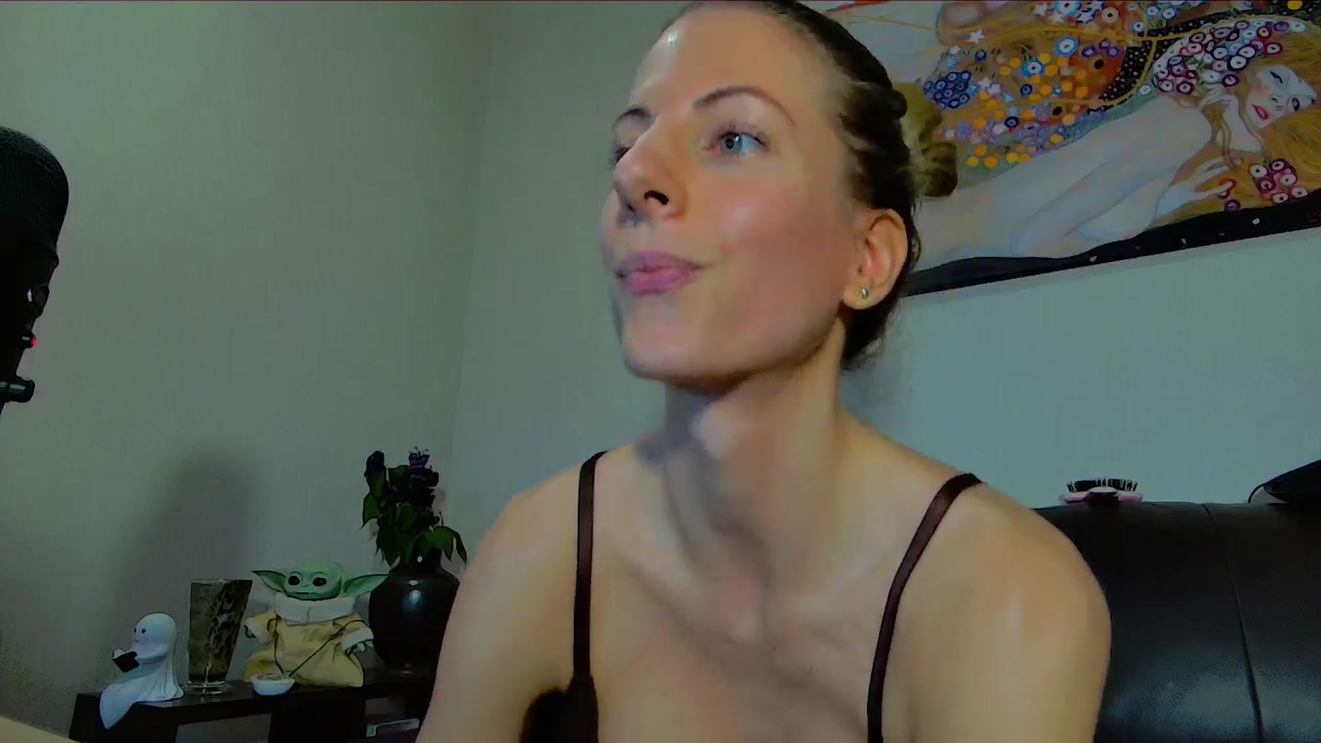 Gallery image thumbnail from Helena_'s myfreecams stream on, 04/22/2026, 17:46 image 16 of 20