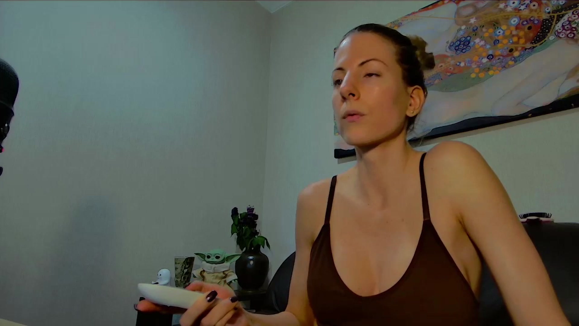 Gallery image thumbnail from Helena_'s myfreecams stream on, 04/22/2026, 17:46 image 10 of 20