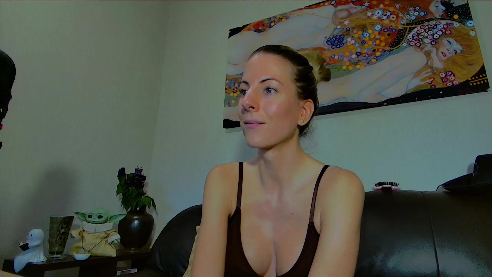 Gallery image thumbnail from Helena_'s myfreecams stream on, 04/22/2026, 17:46 image 14 of 20