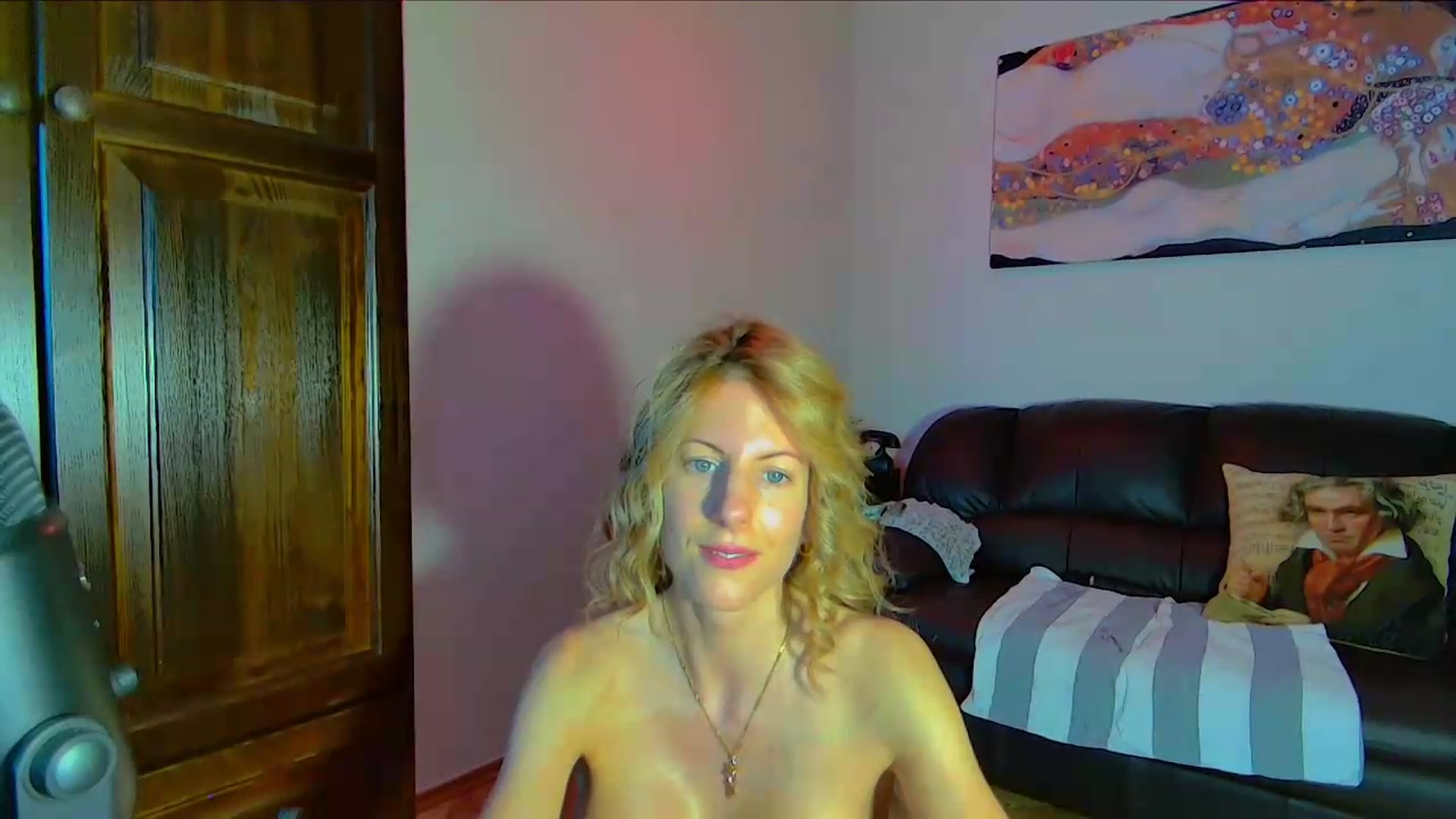 Gallery image thumbnail from Helena_'s myfreecams stream on, 09/03/2026, 18:47 image 7 of 20