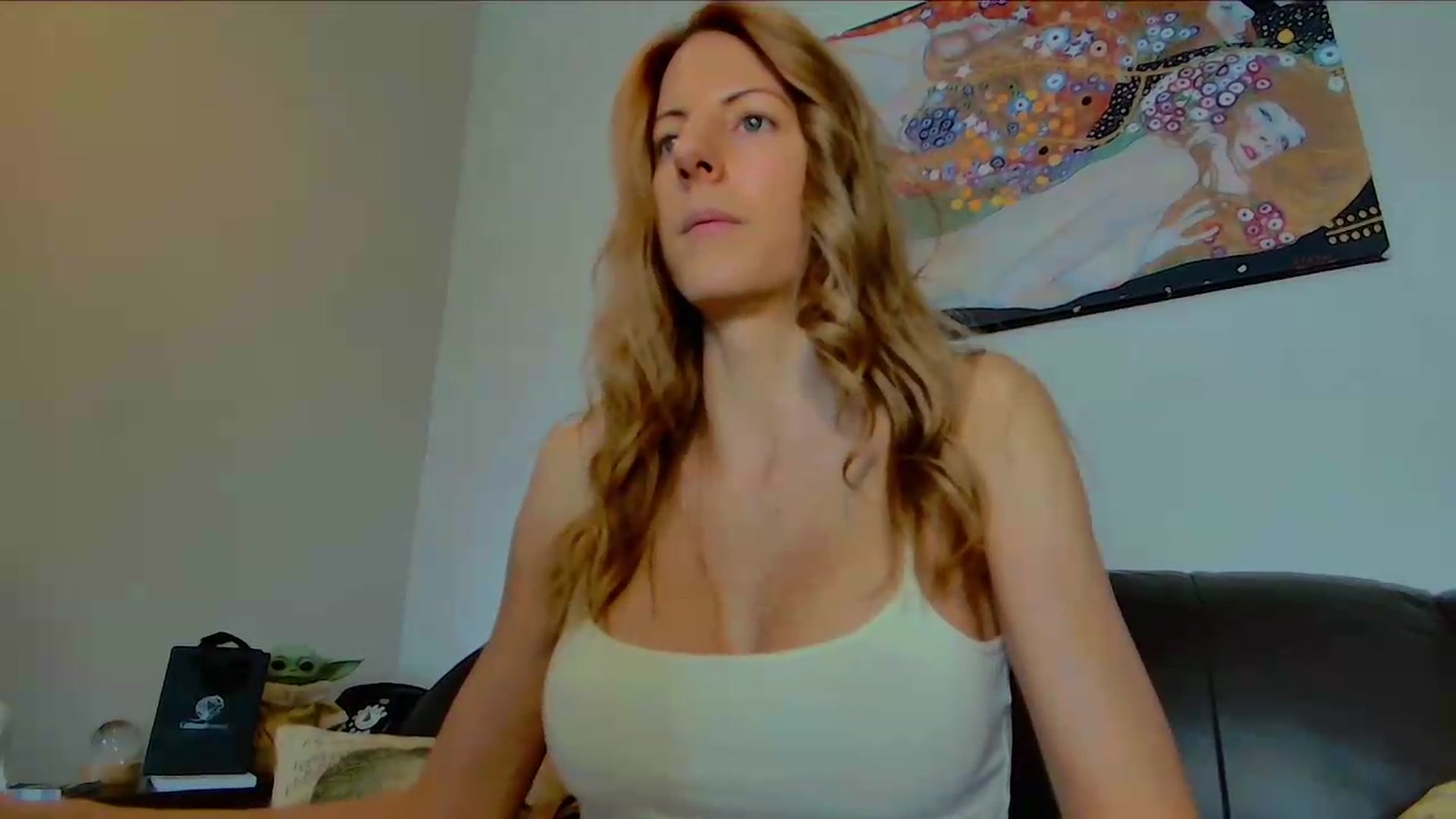 Gallery image thumbnail from Helena_'s myfreecams stream on, 09/05/2026, 11:55 image 7 of 20